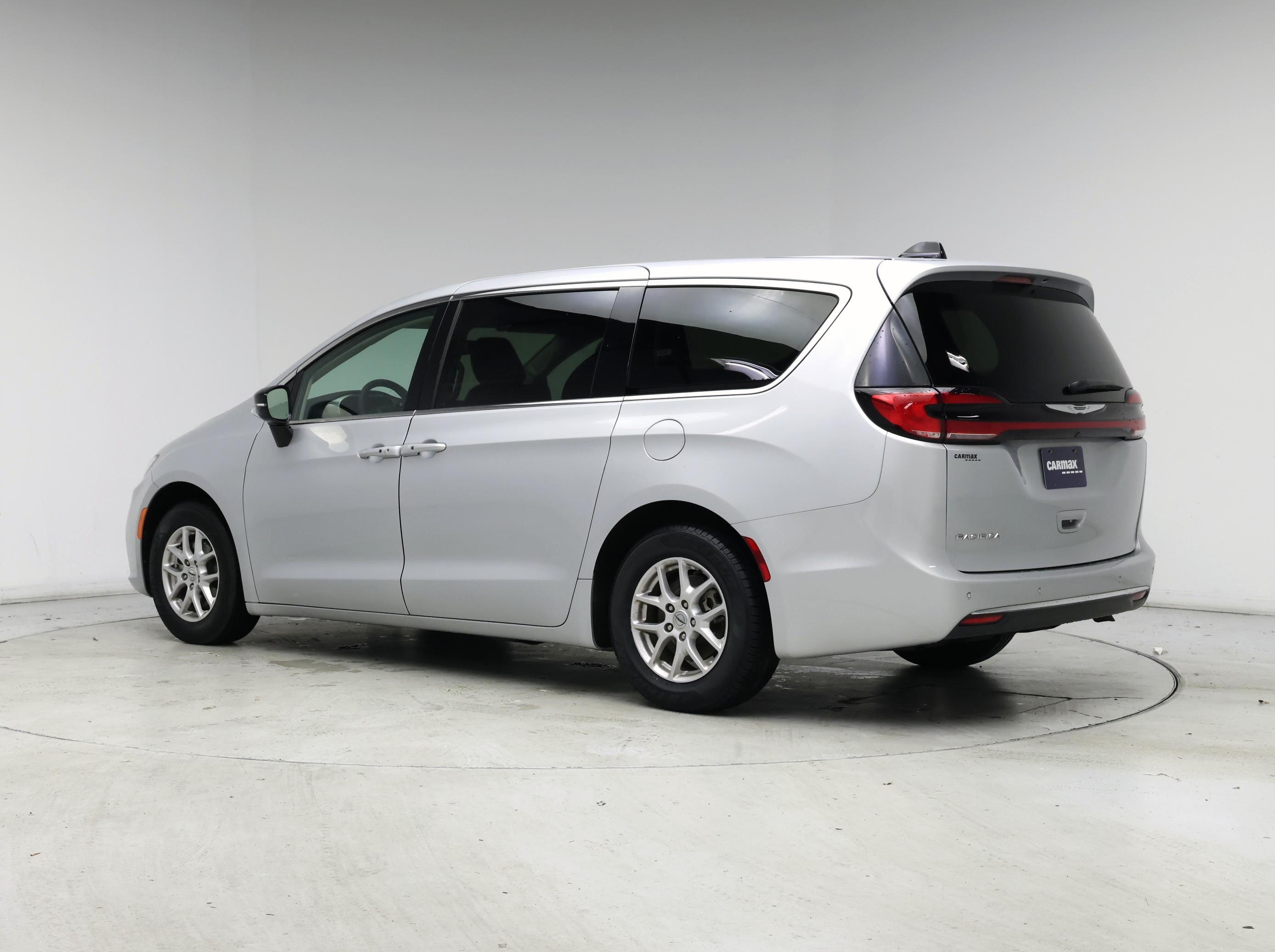 Thumbnail: 2024 Chrysler Pacifica - 2