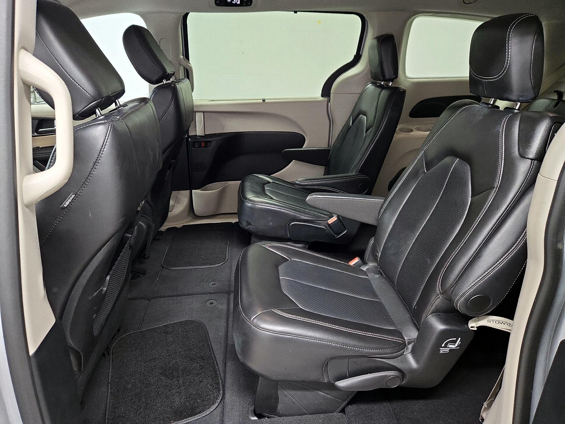 Thumbnail: 2024 Chrysler Pacifica - 19