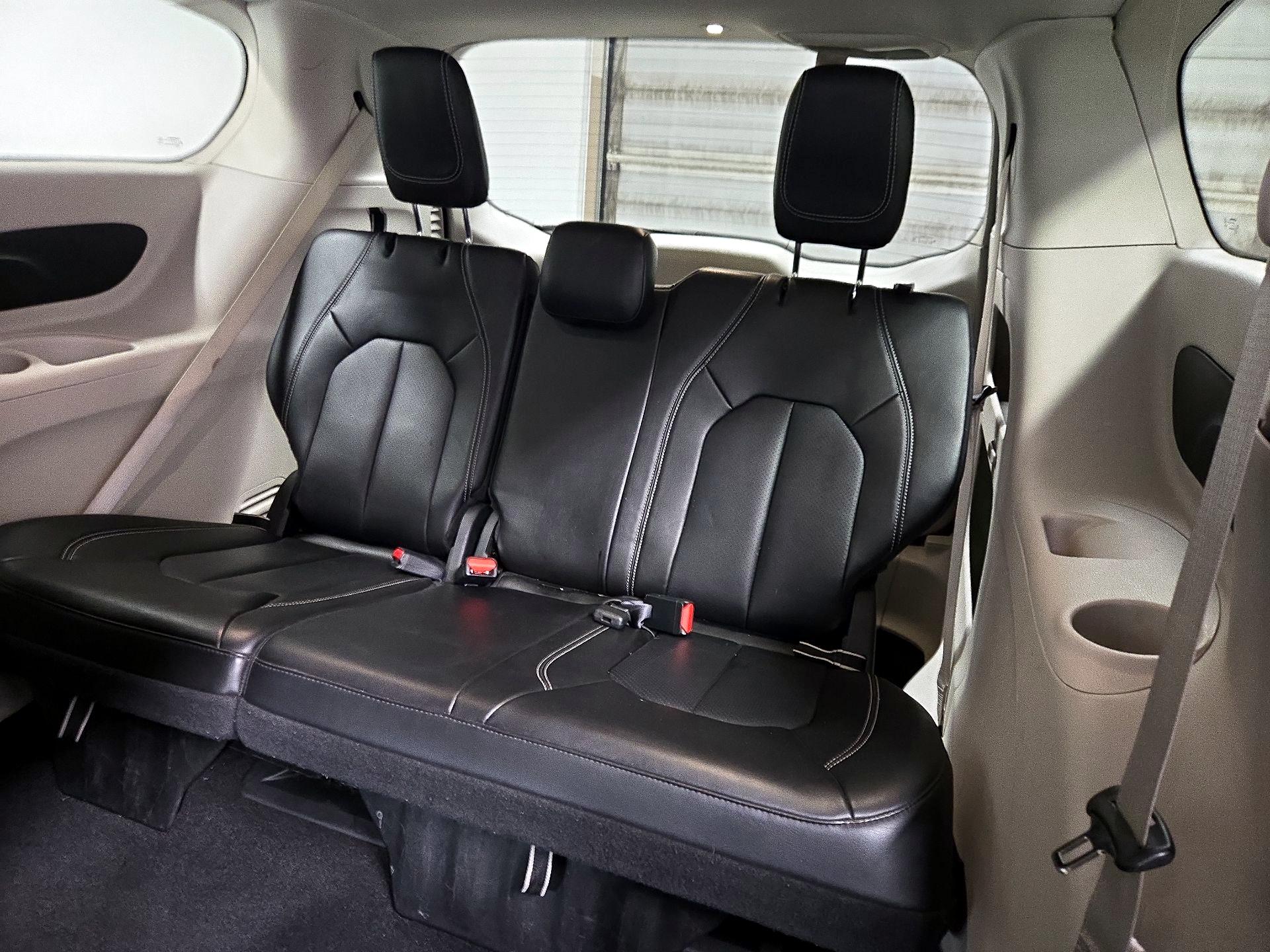 Thumbnail: 2024 Chrysler Pacifica - 20