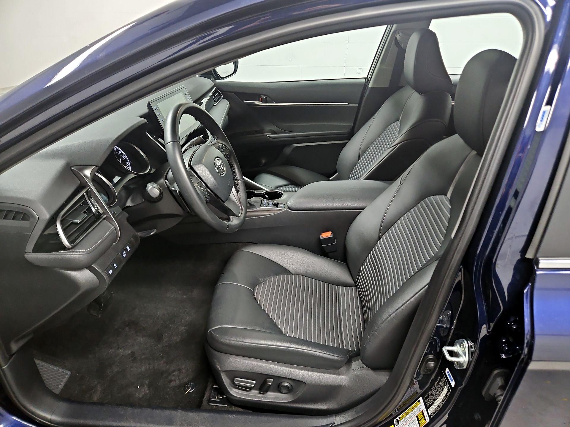 Thumbnail: 2022 Toyota Camry - 11