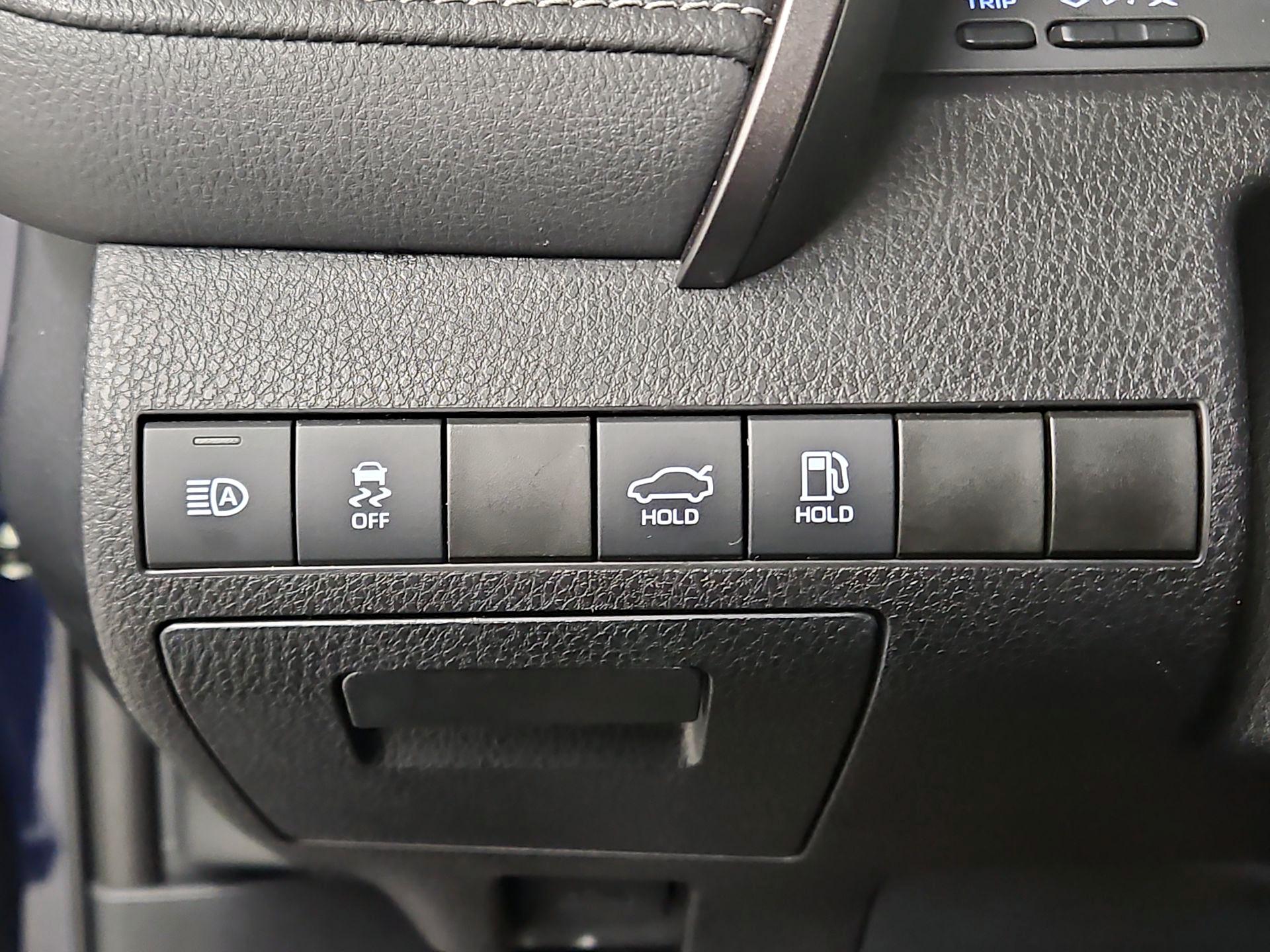 Thumbnail: 2022 Toyota Camry - 13