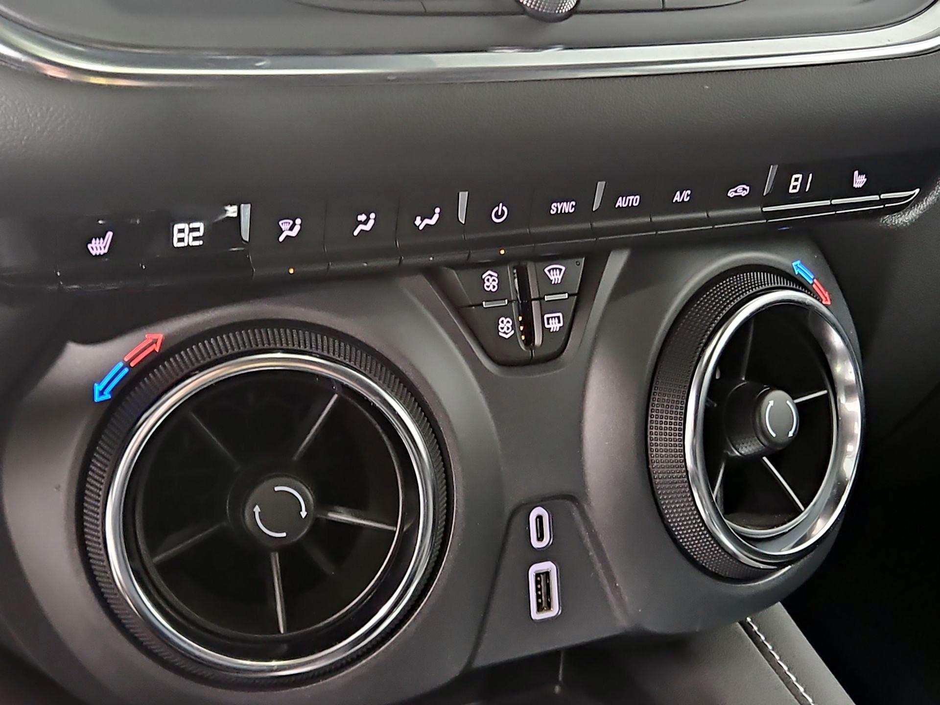 Thumbnail: 2024 Chevrolet Blazer - 16