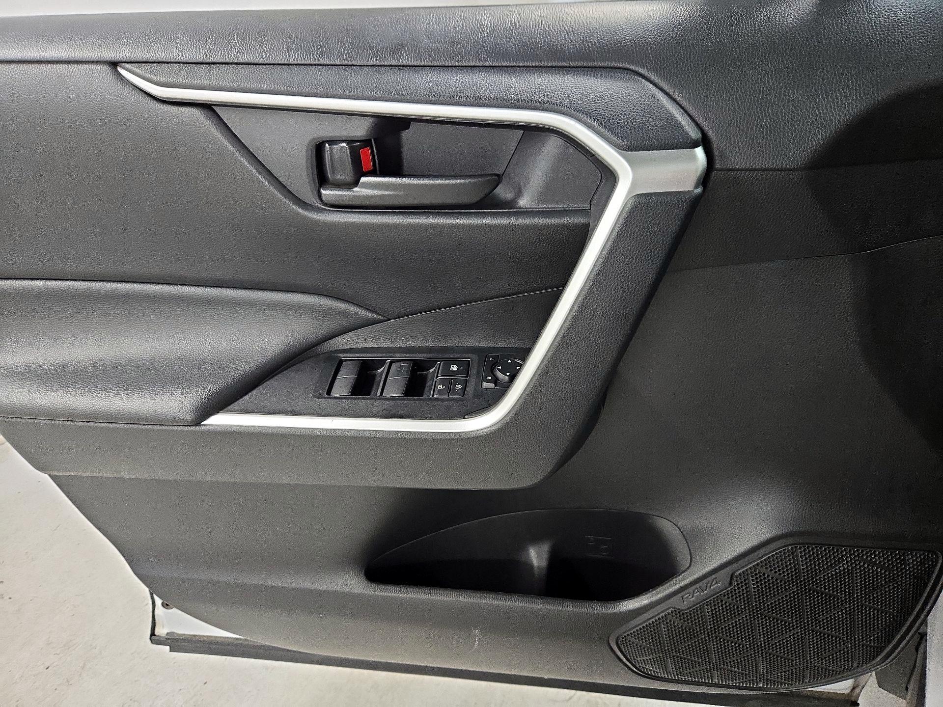 Thumbnail: 2024 Toyota RAV4 - 12