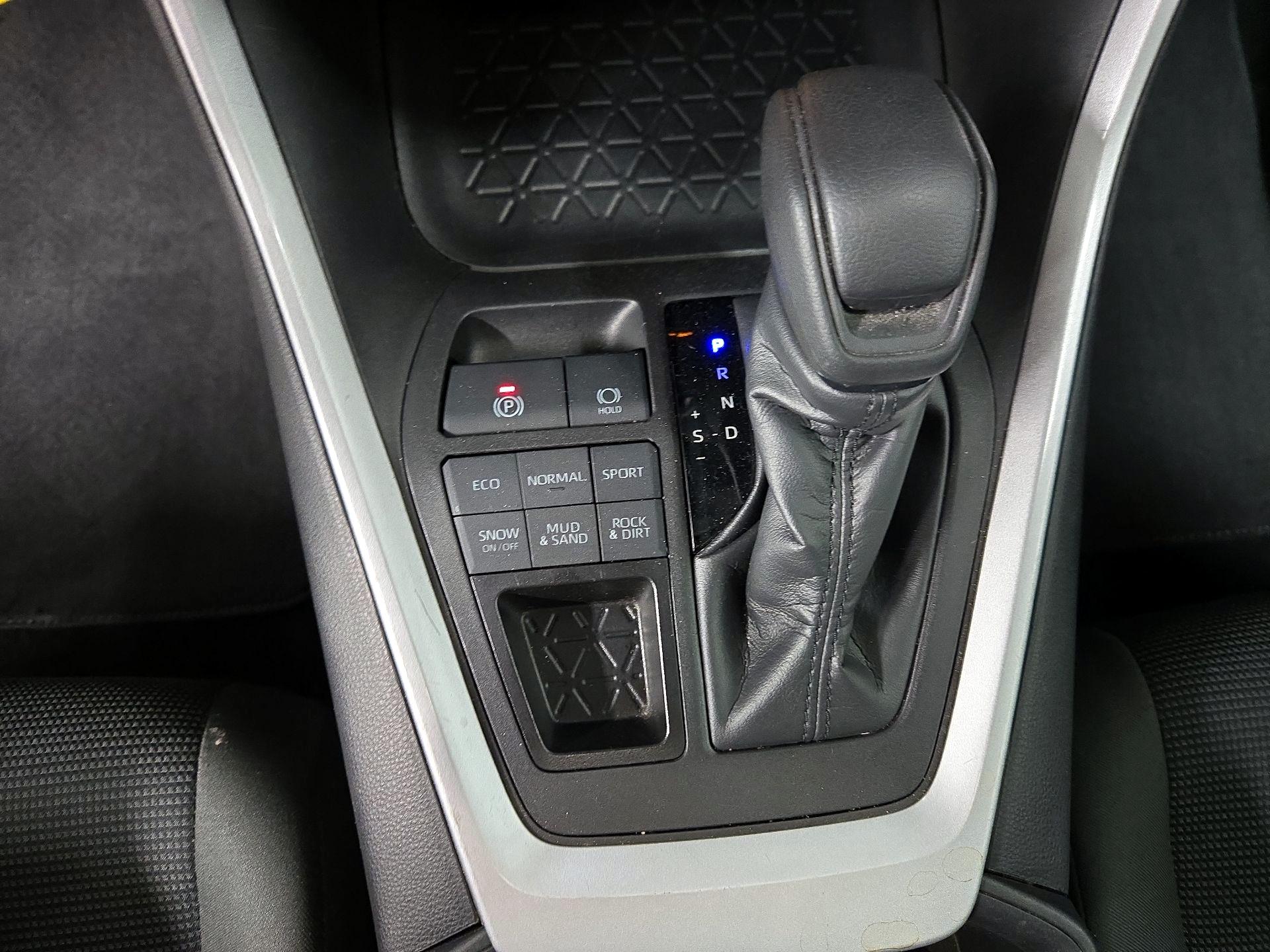 Thumbnail: 2024 Toyota RAV4 - 17