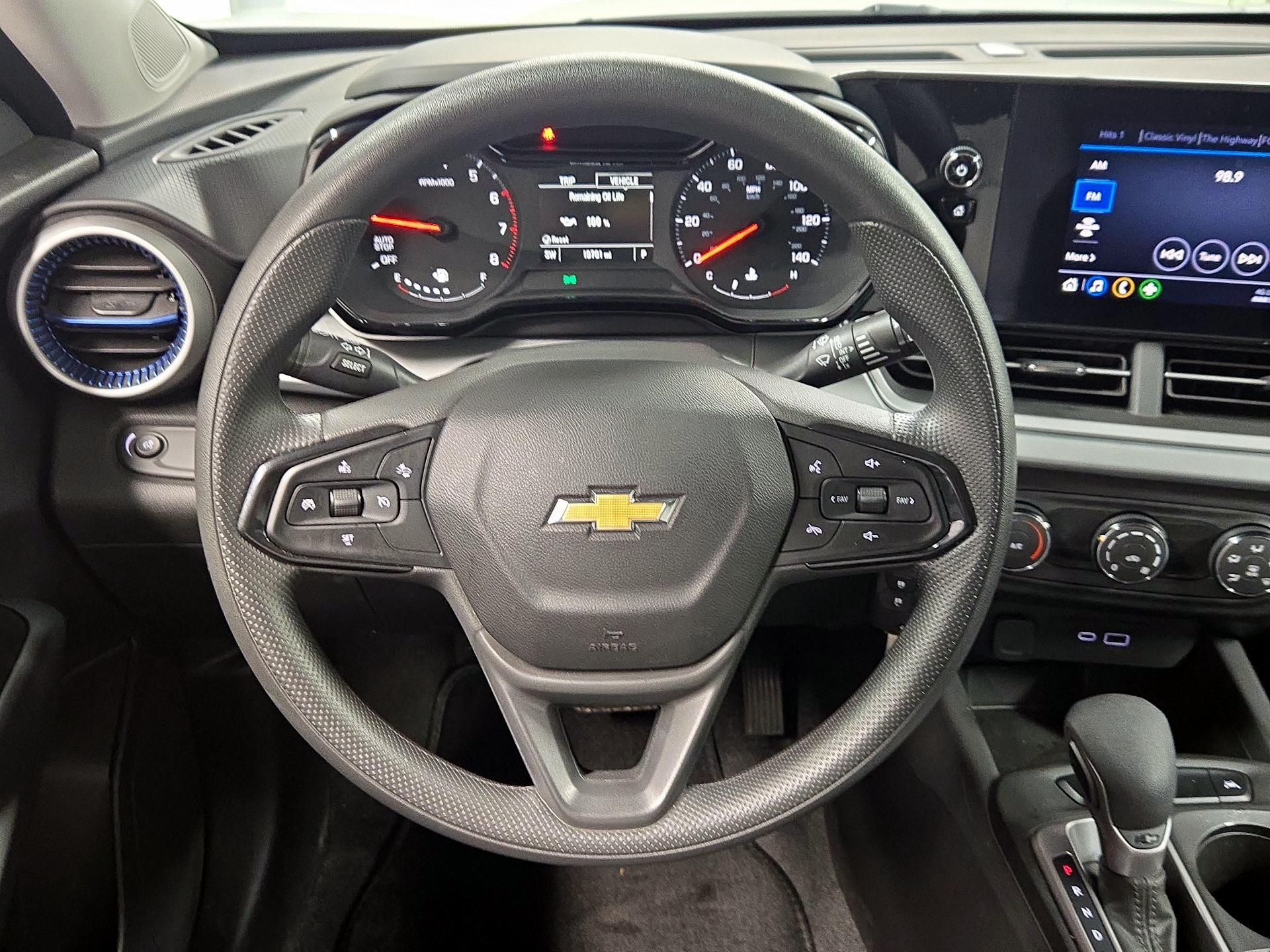 Thumbnail: 2024 Chevrolet Trax - 10