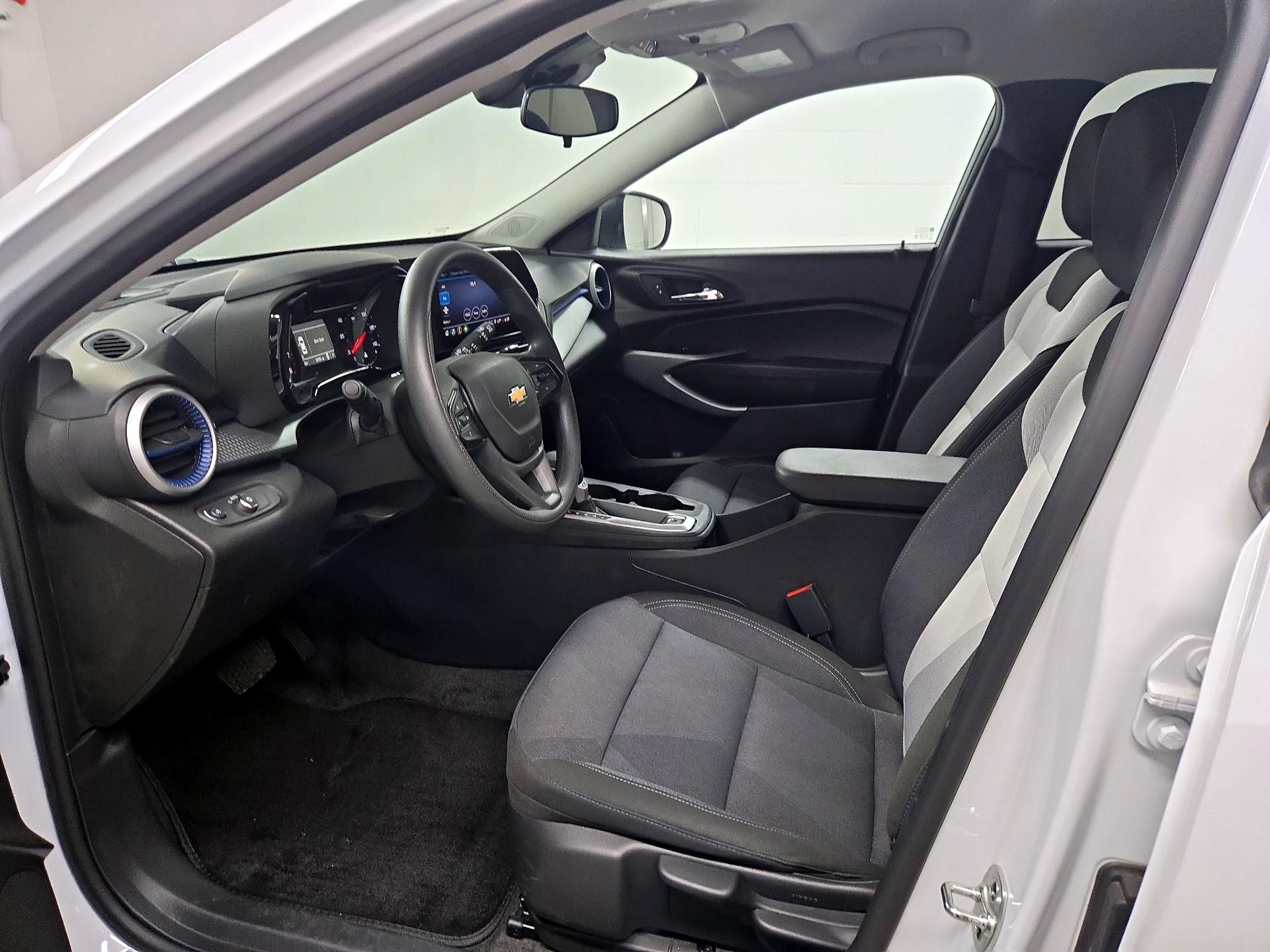 Thumbnail: 2024 Chevrolet Trax - 11