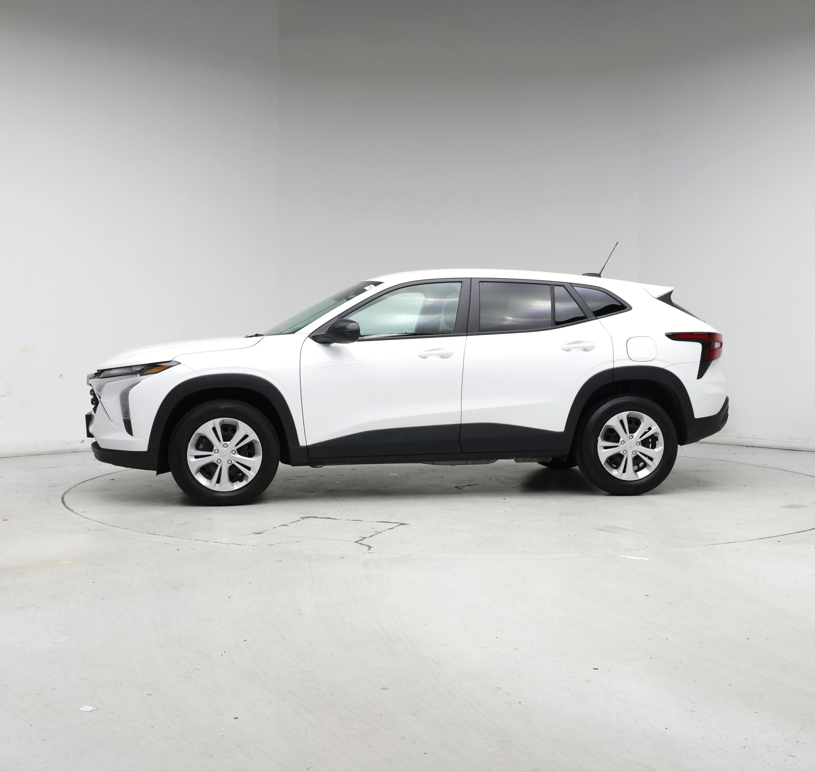 Thumbnail: 2024 Chevrolet Trax - 3