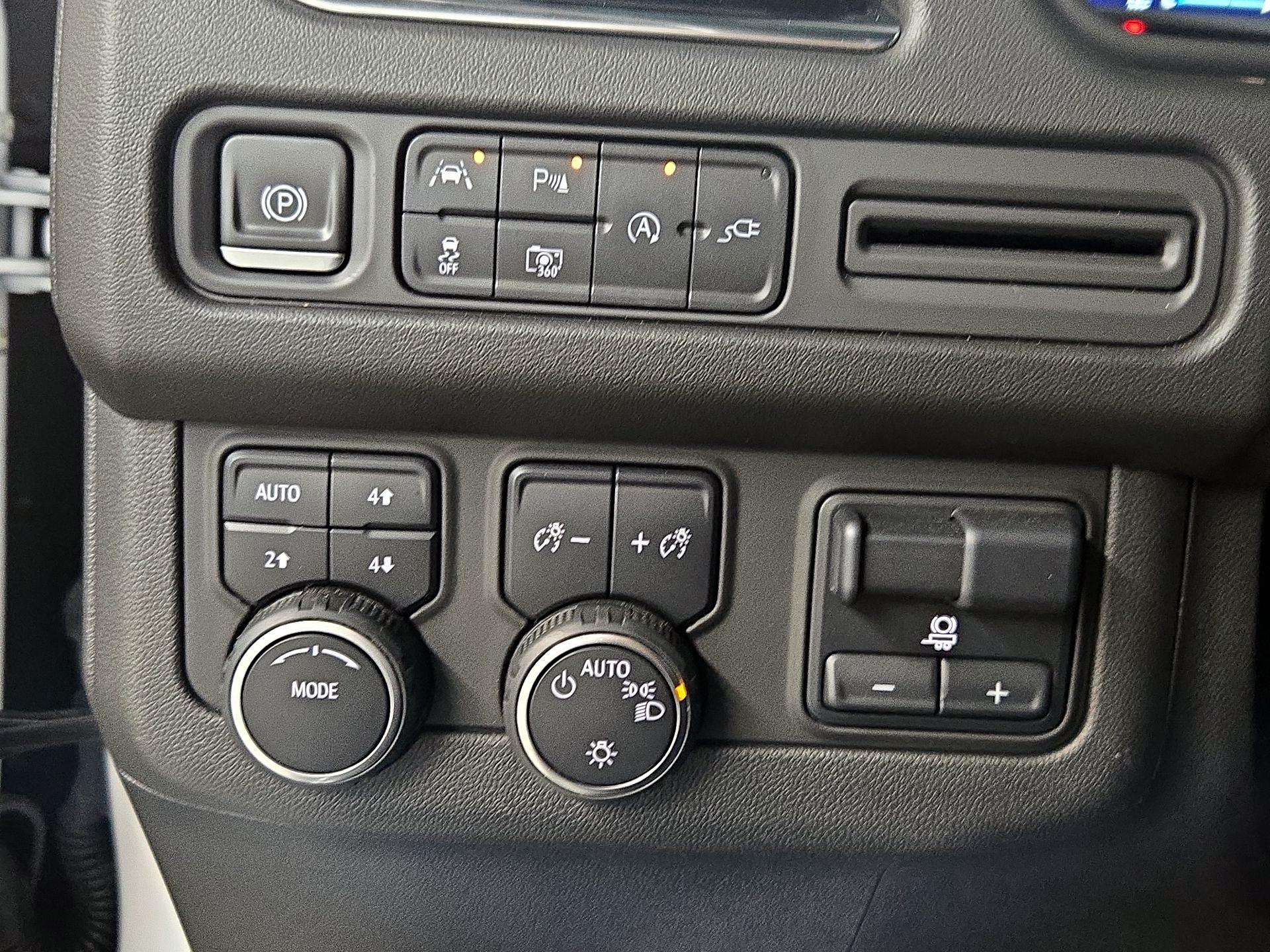 Thumbnail: 2022 Chevrolet Tahoe - 13