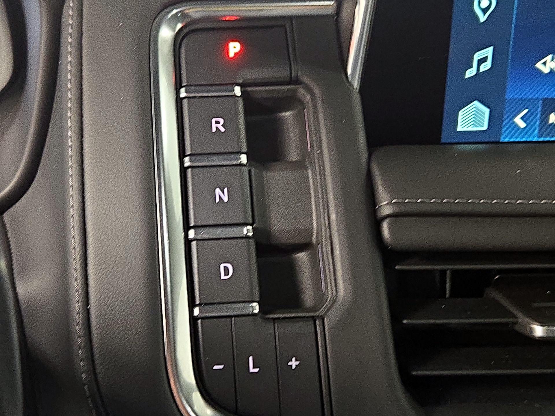 Thumbnail: 2022 Chevrolet Tahoe - 18