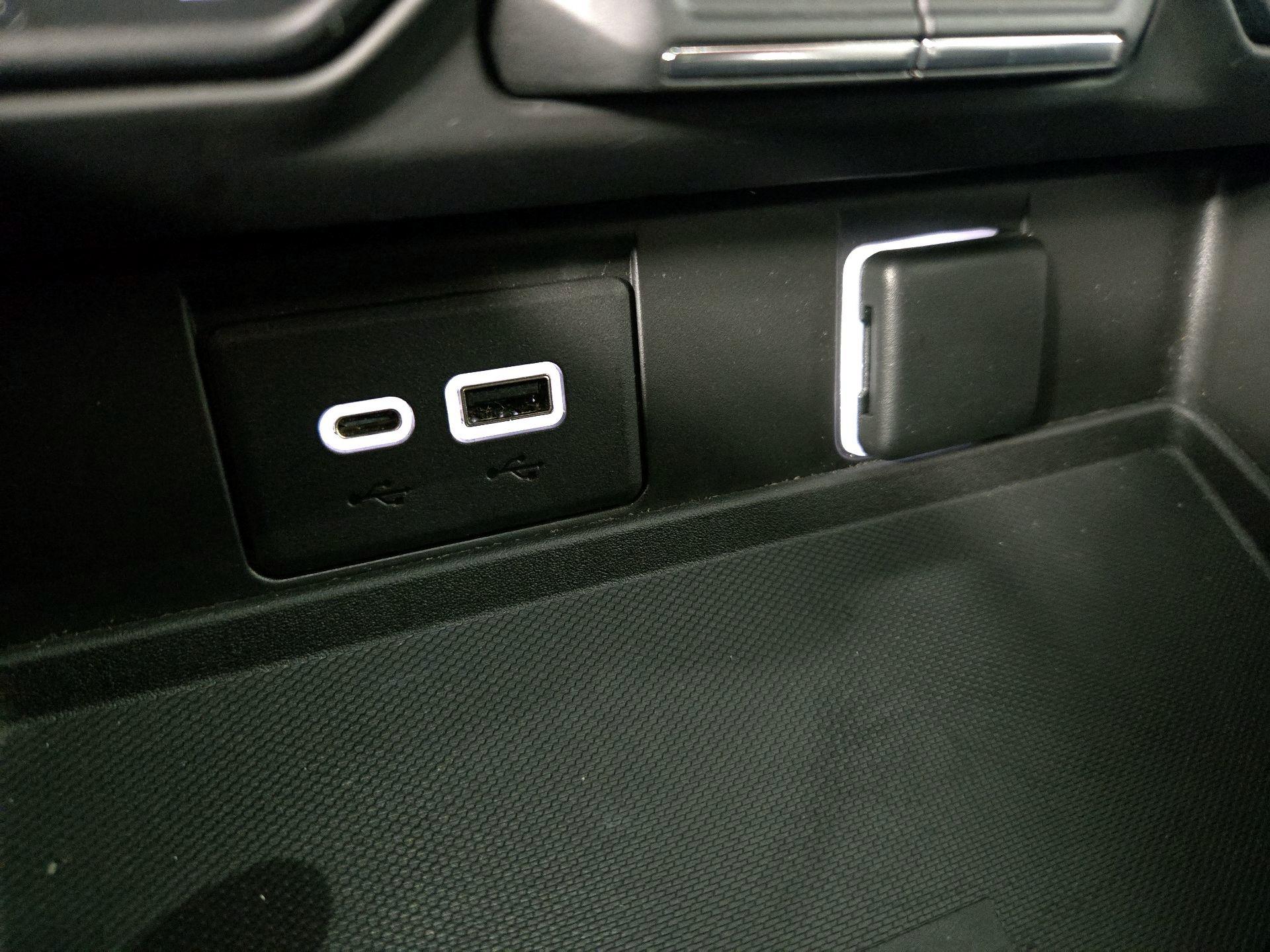 Thumbnail: 2022 Chevrolet Tahoe - 19