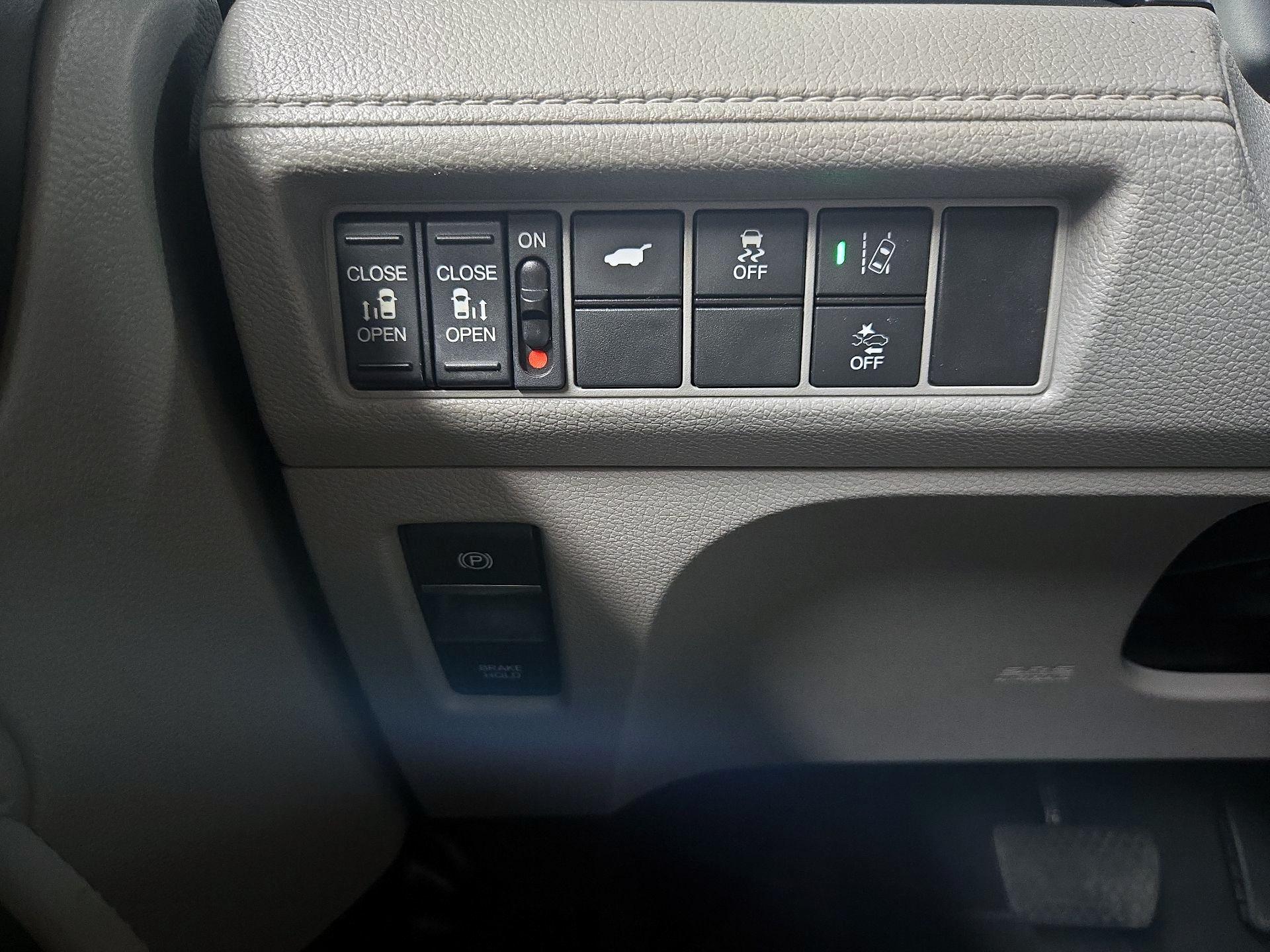 Thumbnail: 2019 Honda Odyssey - 13