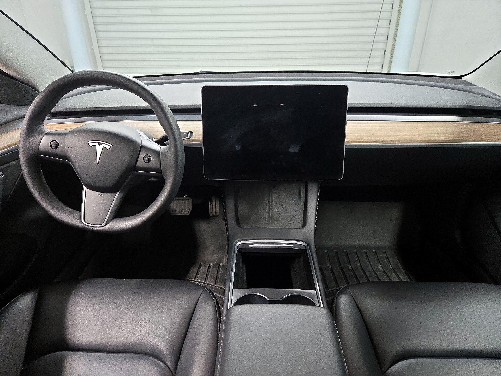 Thumbnail: 2023 Tesla Model 3 - 9