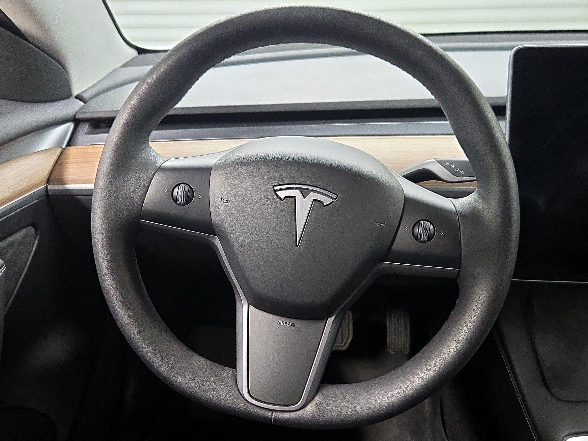 Thumbnail: 2023 Tesla Model 3 - 10