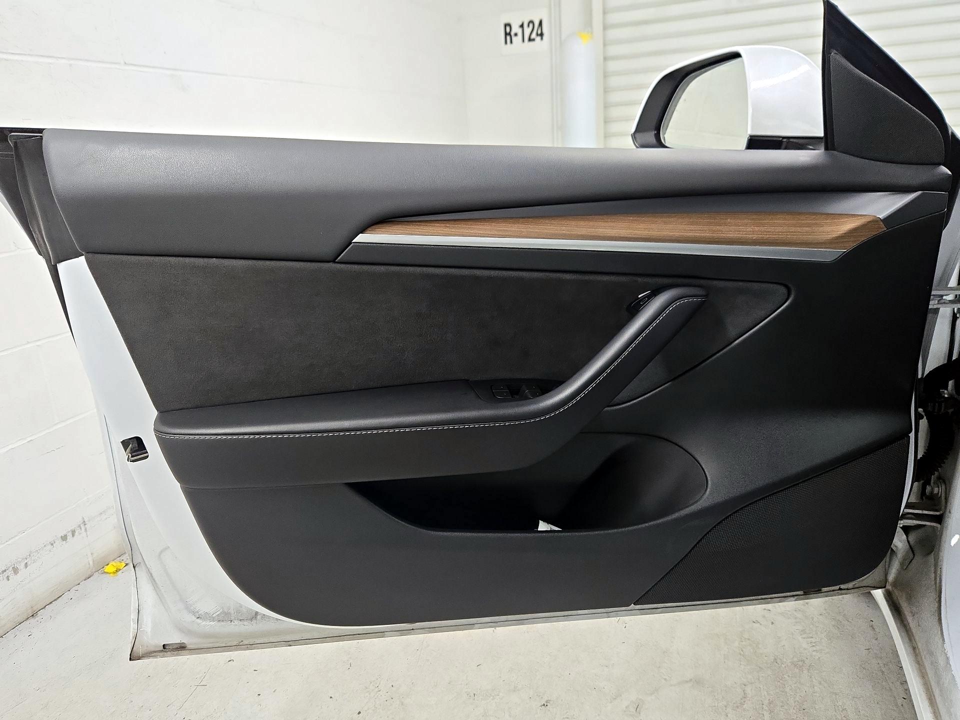 Thumbnail: 2023 Tesla Model 3 - 12