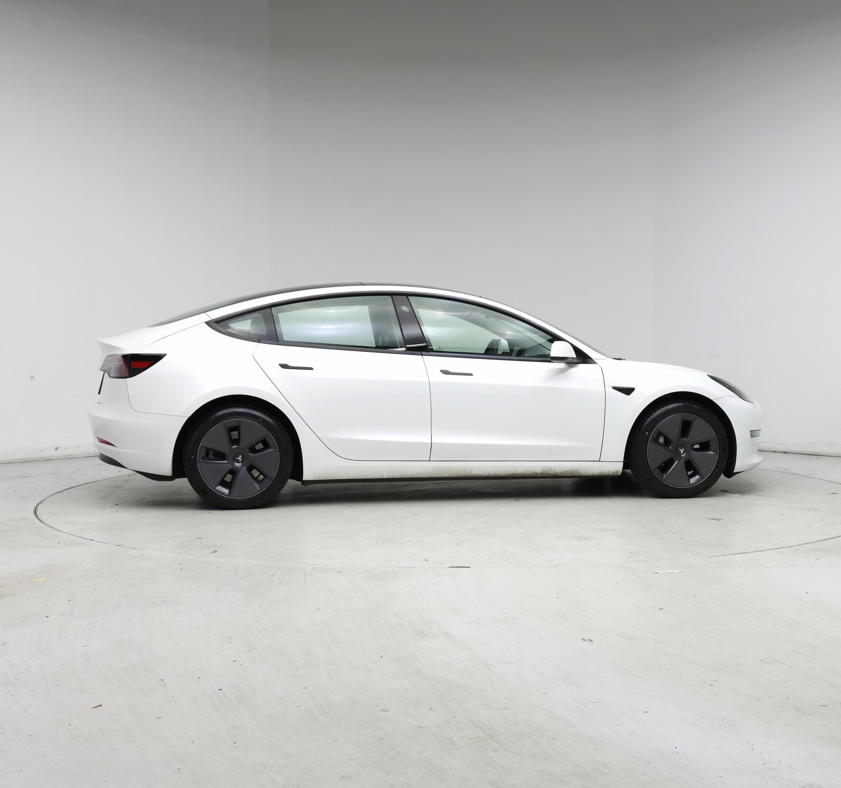 Thumbnail: 2023 Tesla Model 3 - 7