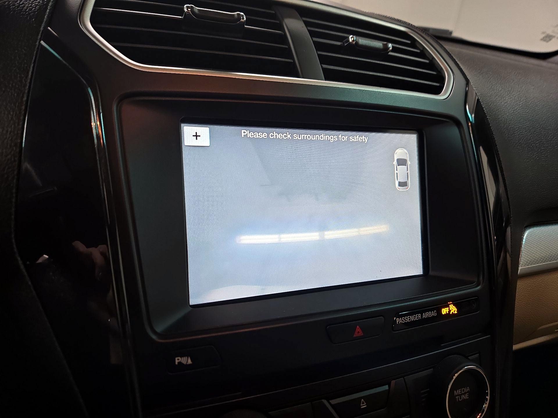 Thumbnail: 2017 Ford Explorer - 15