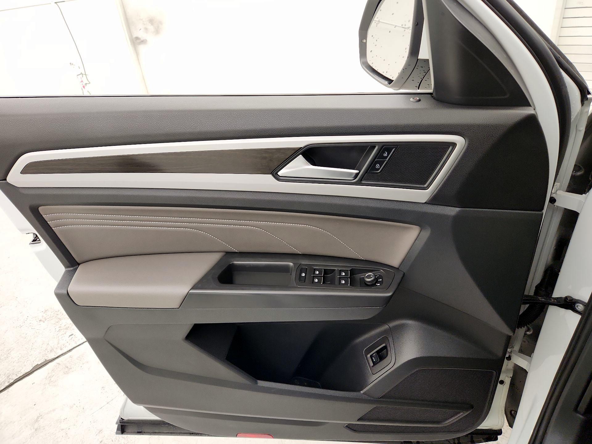 Thumbnail: 2022 Volkswagen Atlas - 12