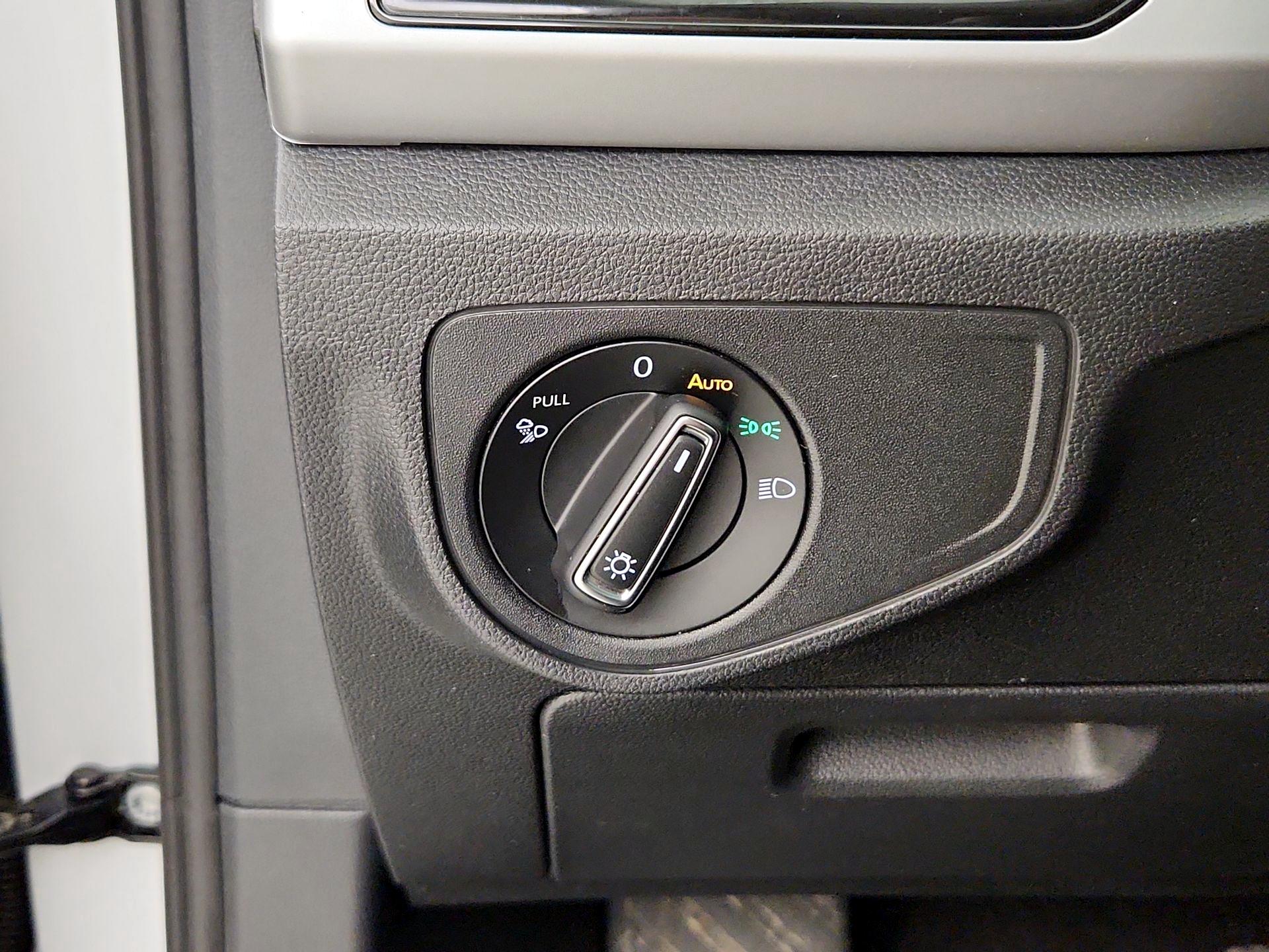 Thumbnail: 2022 Volkswagen Atlas - 13