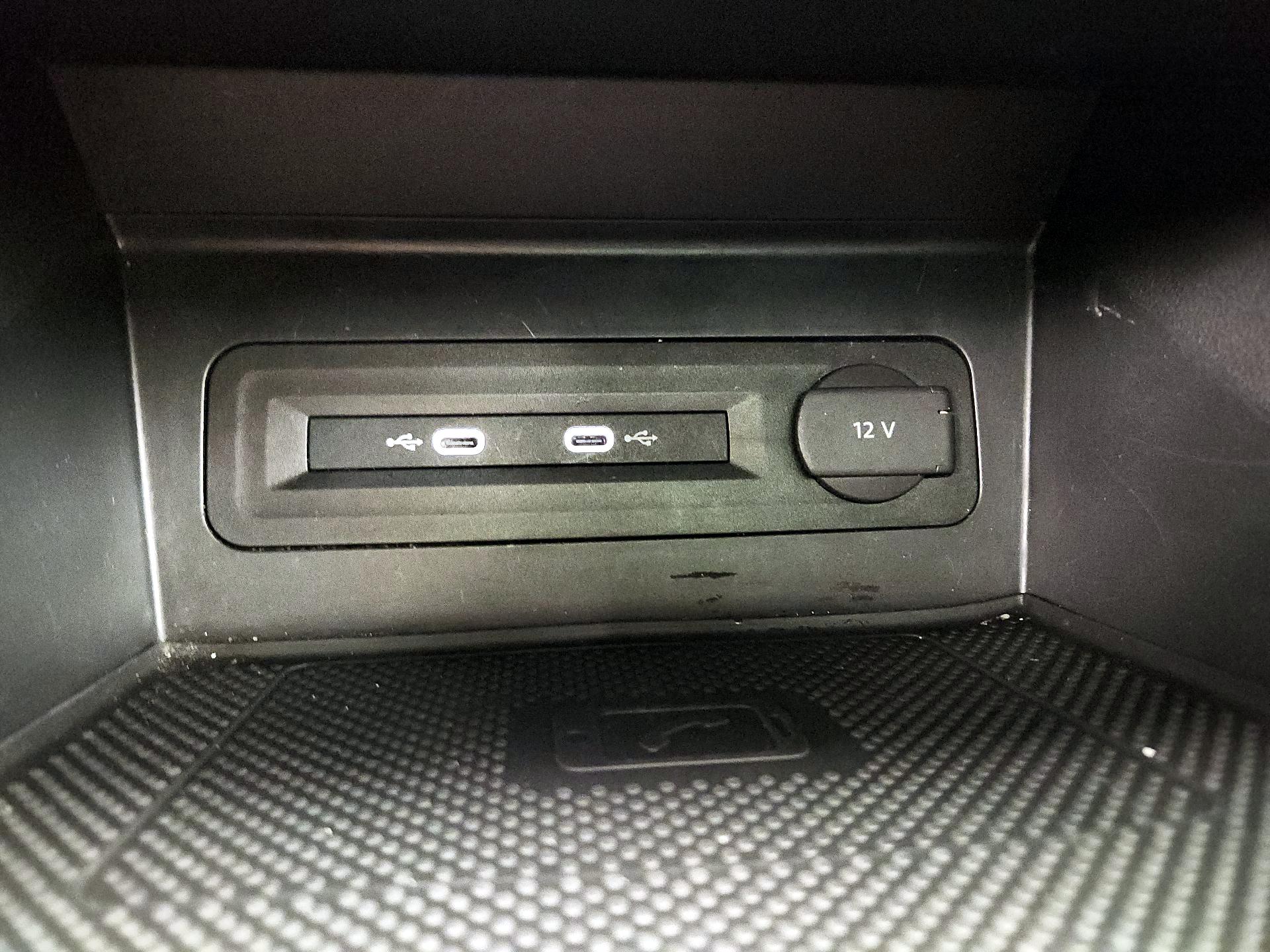 Thumbnail: 2022 Volkswagen Atlas - 18