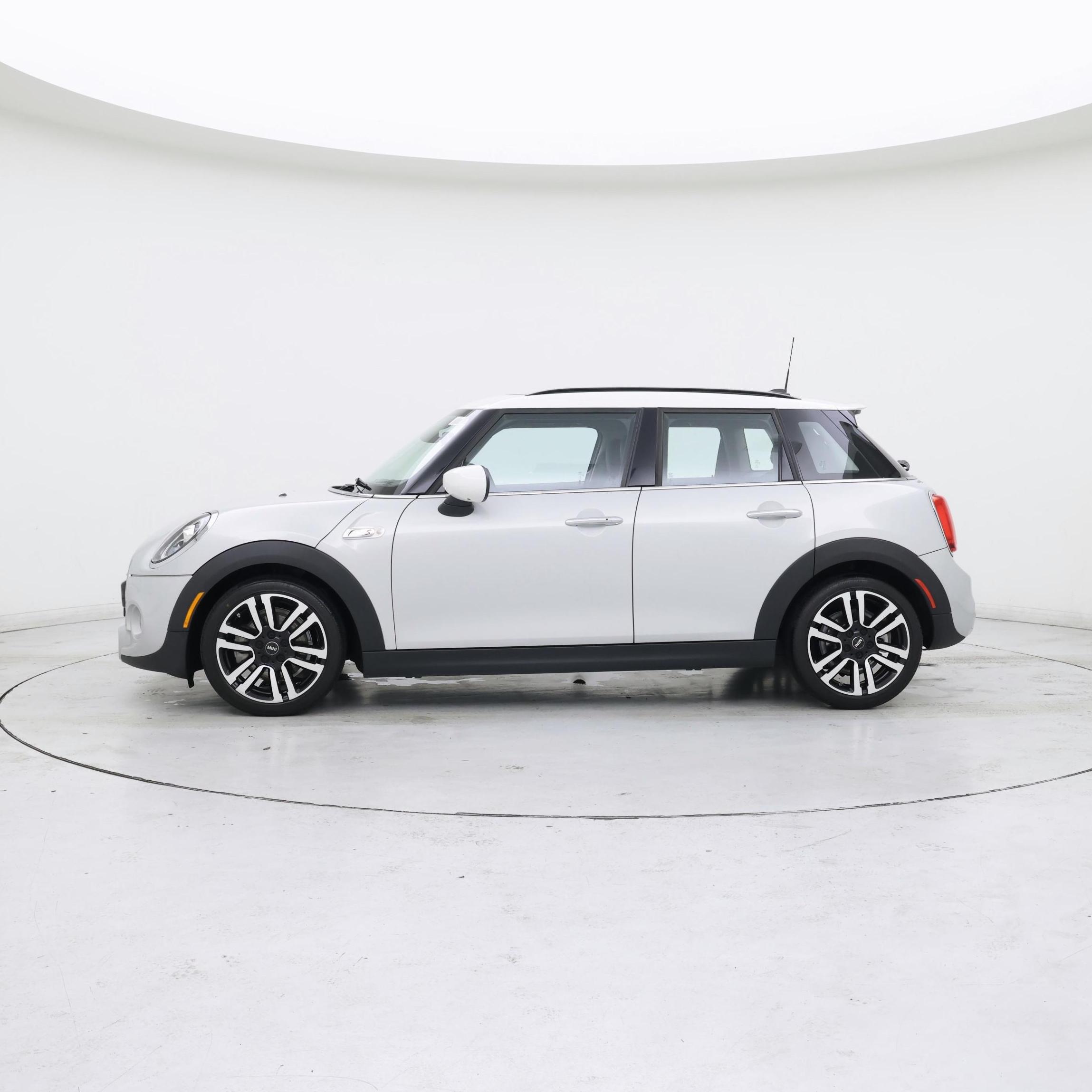 Thumbnail: 2021 MINI Cooper Hardtop - 3