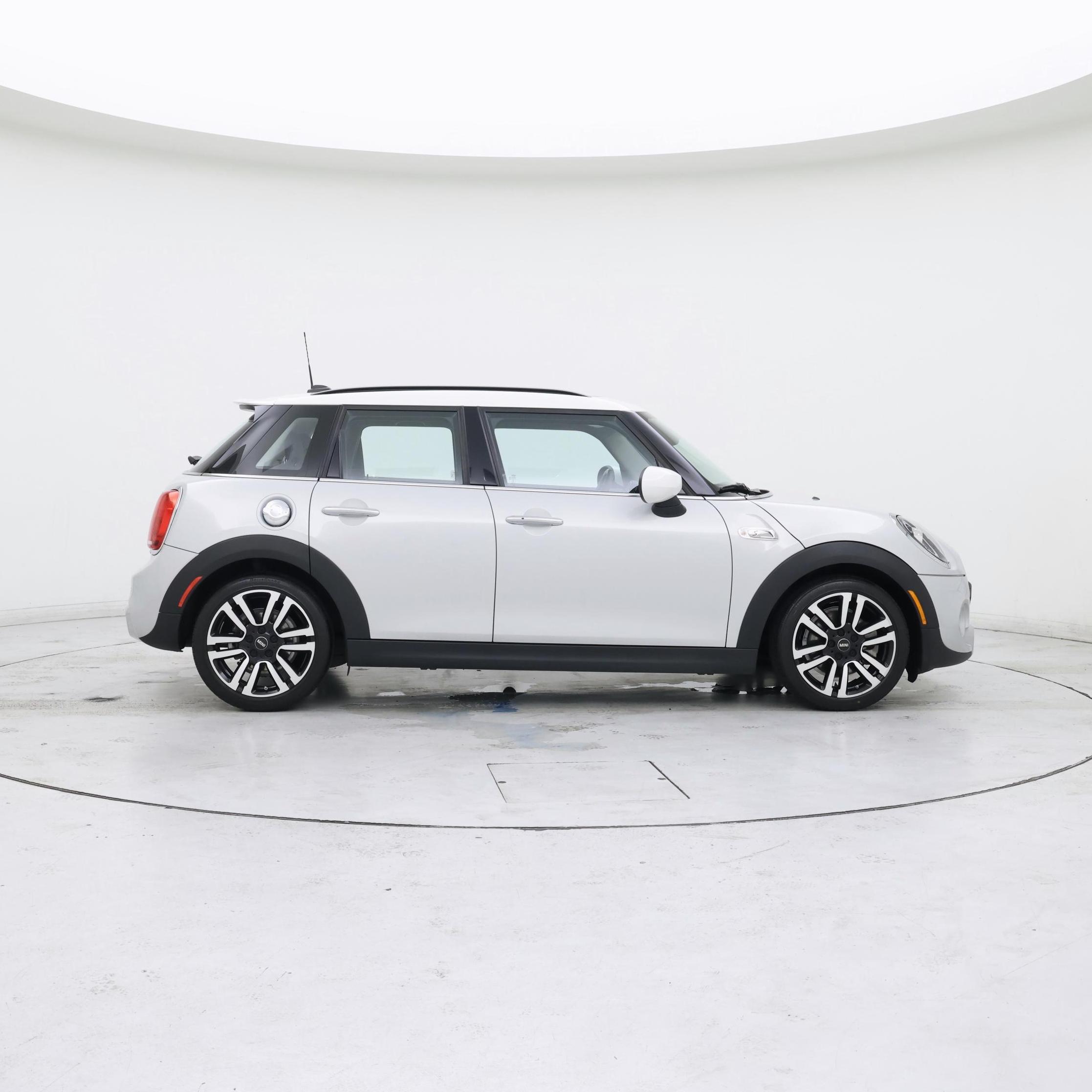 Thumbnail: 2021 MINI Cooper Hardtop - 7