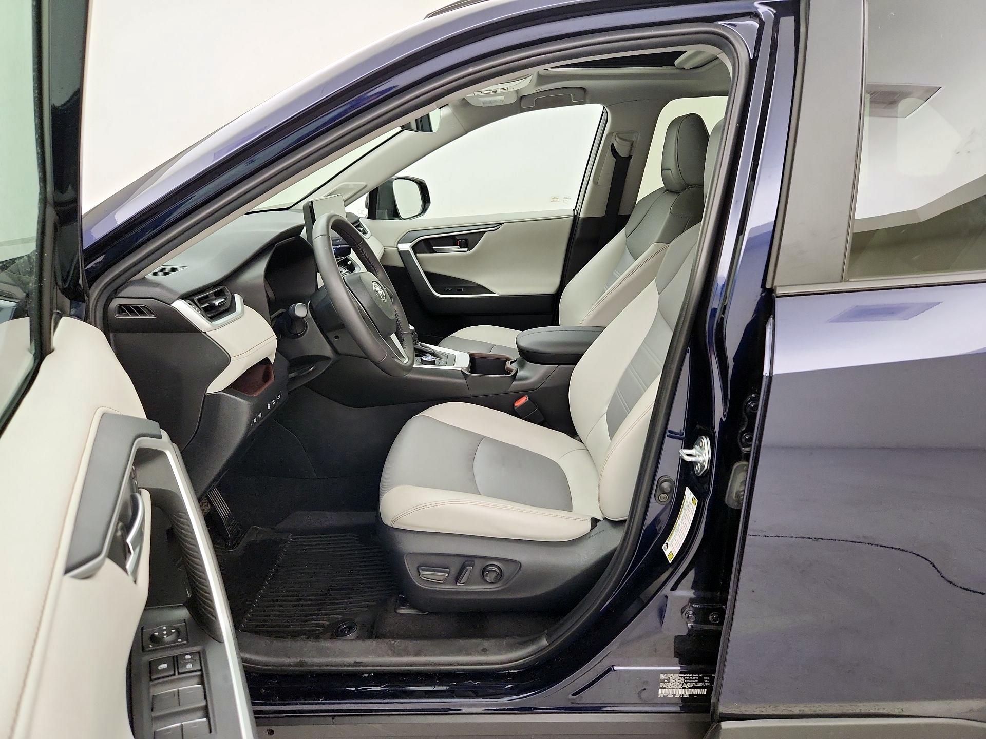 Thumbnail: 2023 Toyota RAV4 - 11