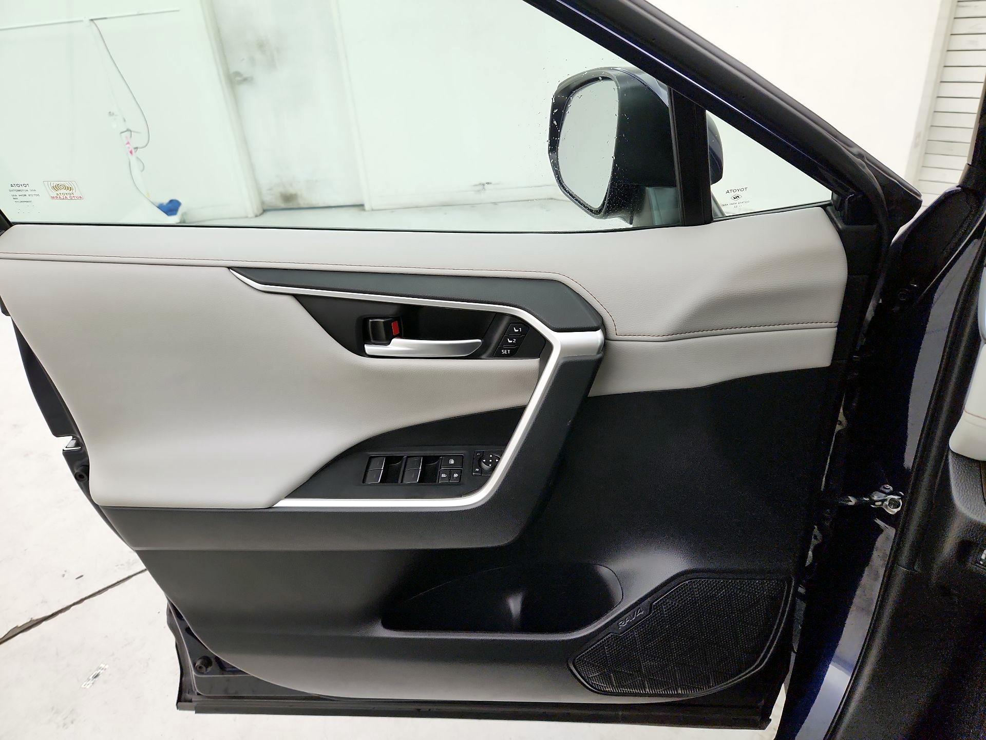 Thumbnail: 2023 Toyota RAV4 - 12