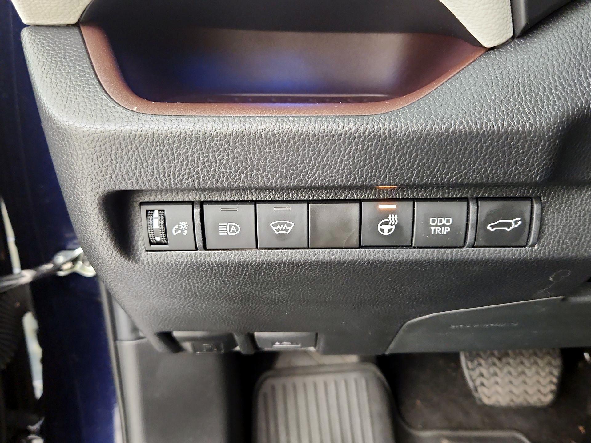 Thumbnail: 2023 Toyota RAV4 - 13