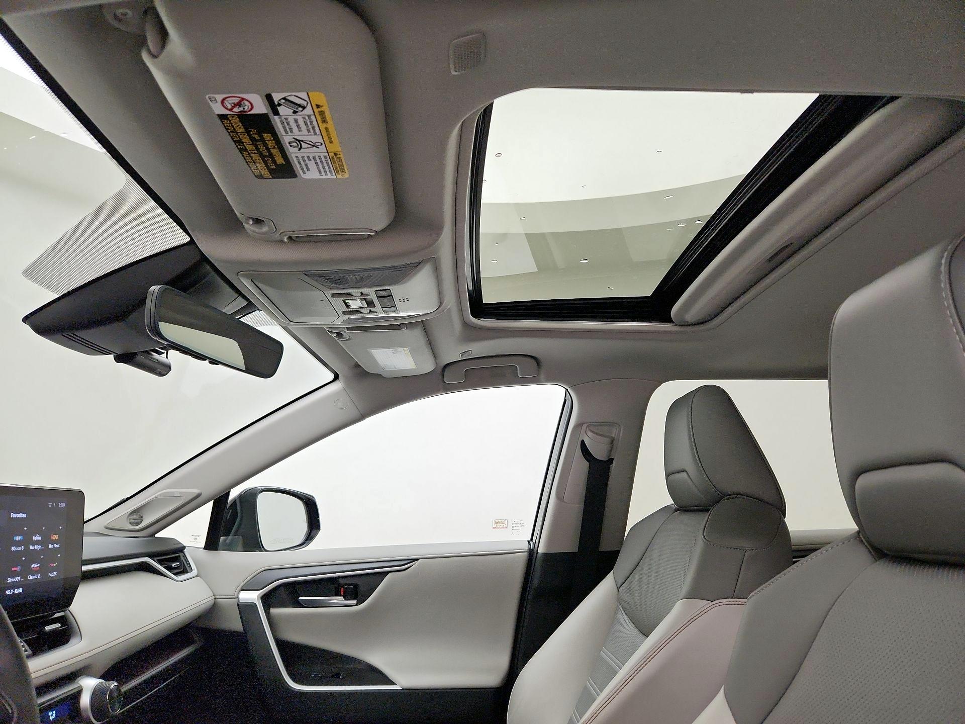 Thumbnail: 2023 Toyota RAV4 - 19