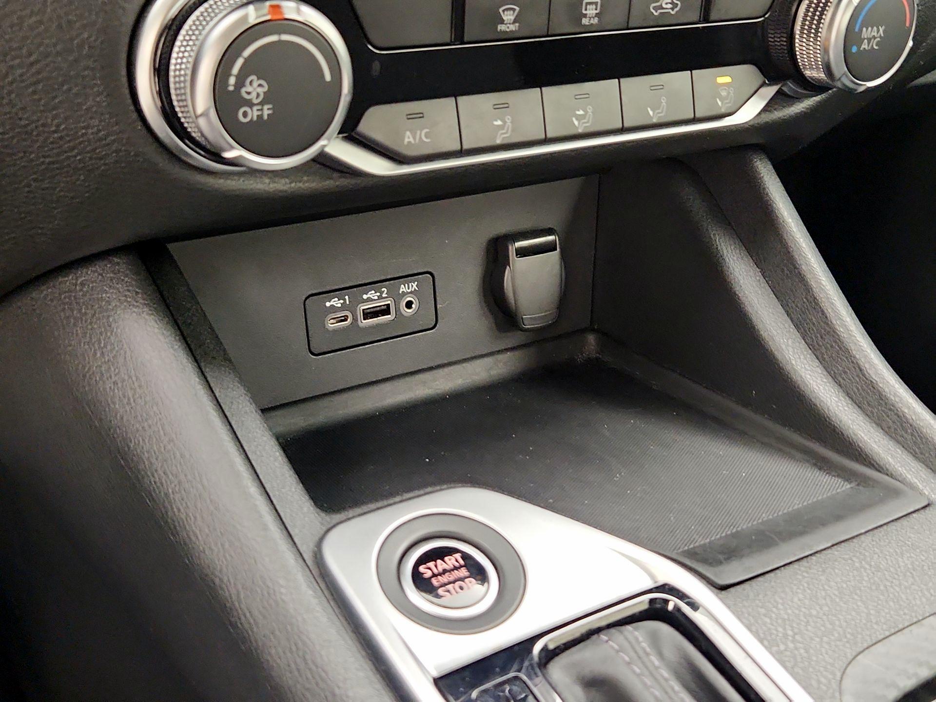 Thumbnail: 2023 Nissan Sentra - 18