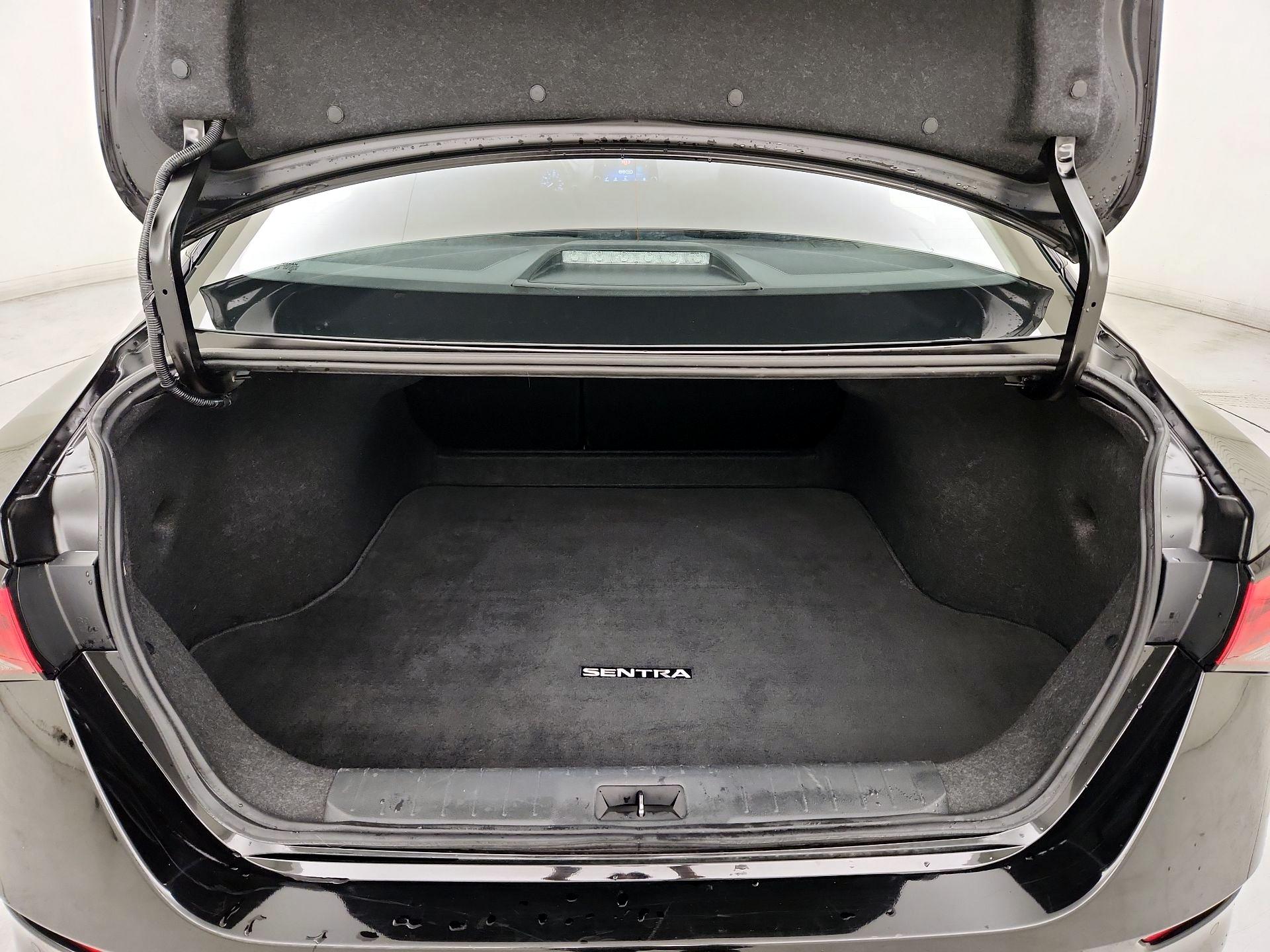 Thumbnail: 2023 Nissan Sentra - 20