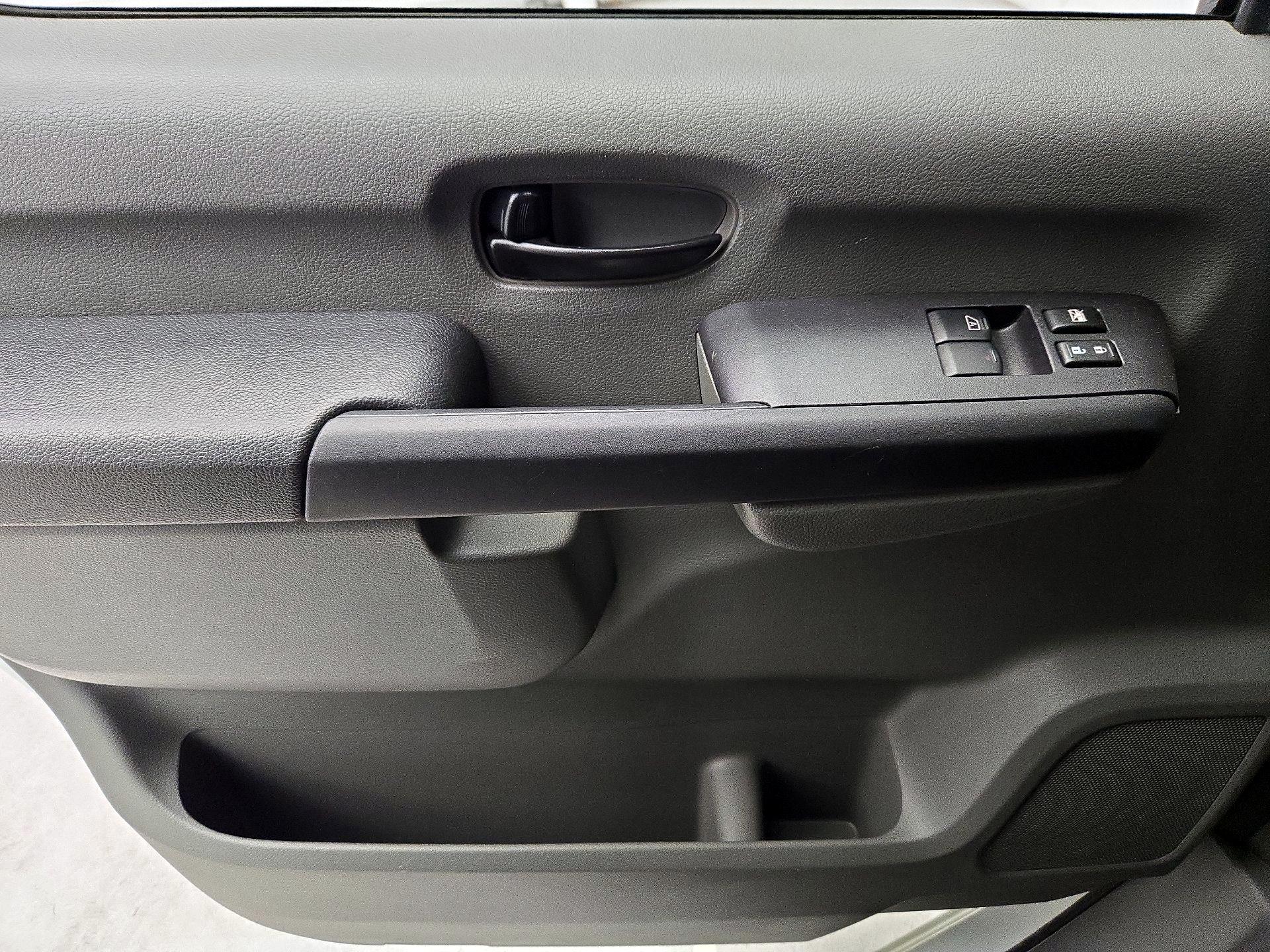 Thumbnail: 2020 Nissan NV - 12