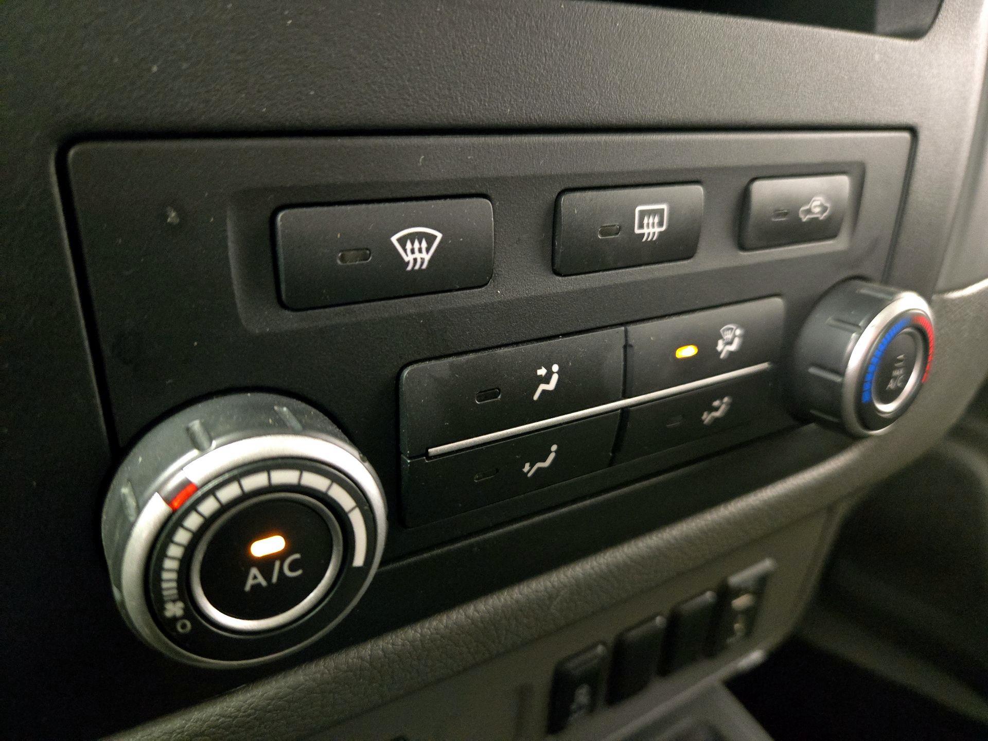 Thumbnail: 2020 Nissan NV - 17