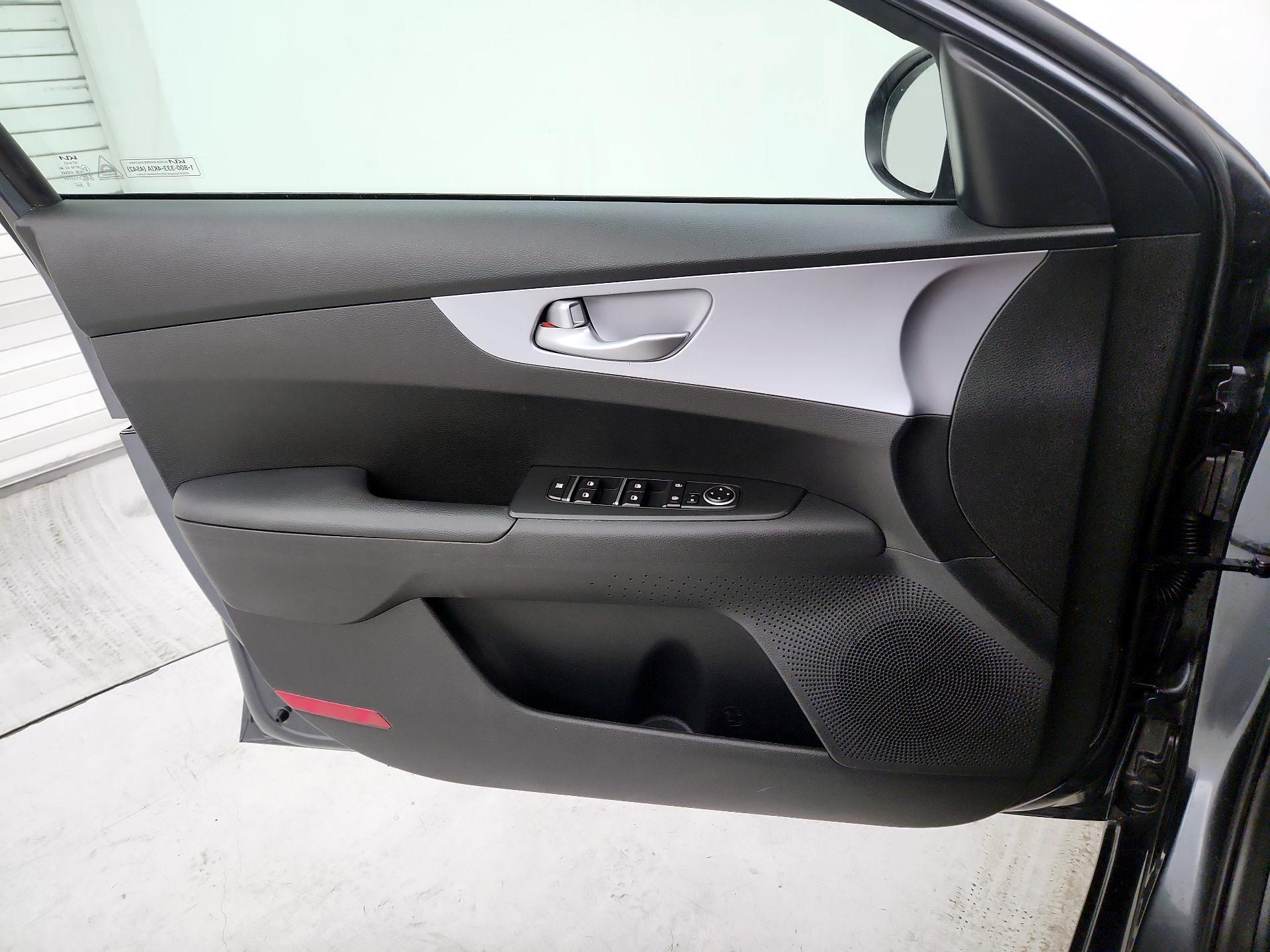 Thumbnail: 2024 Kia Forte - 12