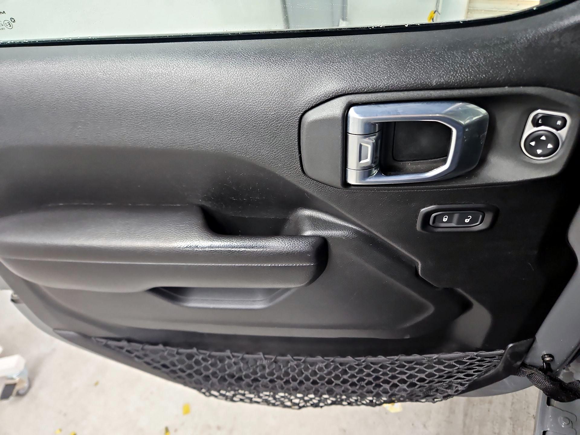 Thumbnail: 2021 Jeep Gladiator - 12