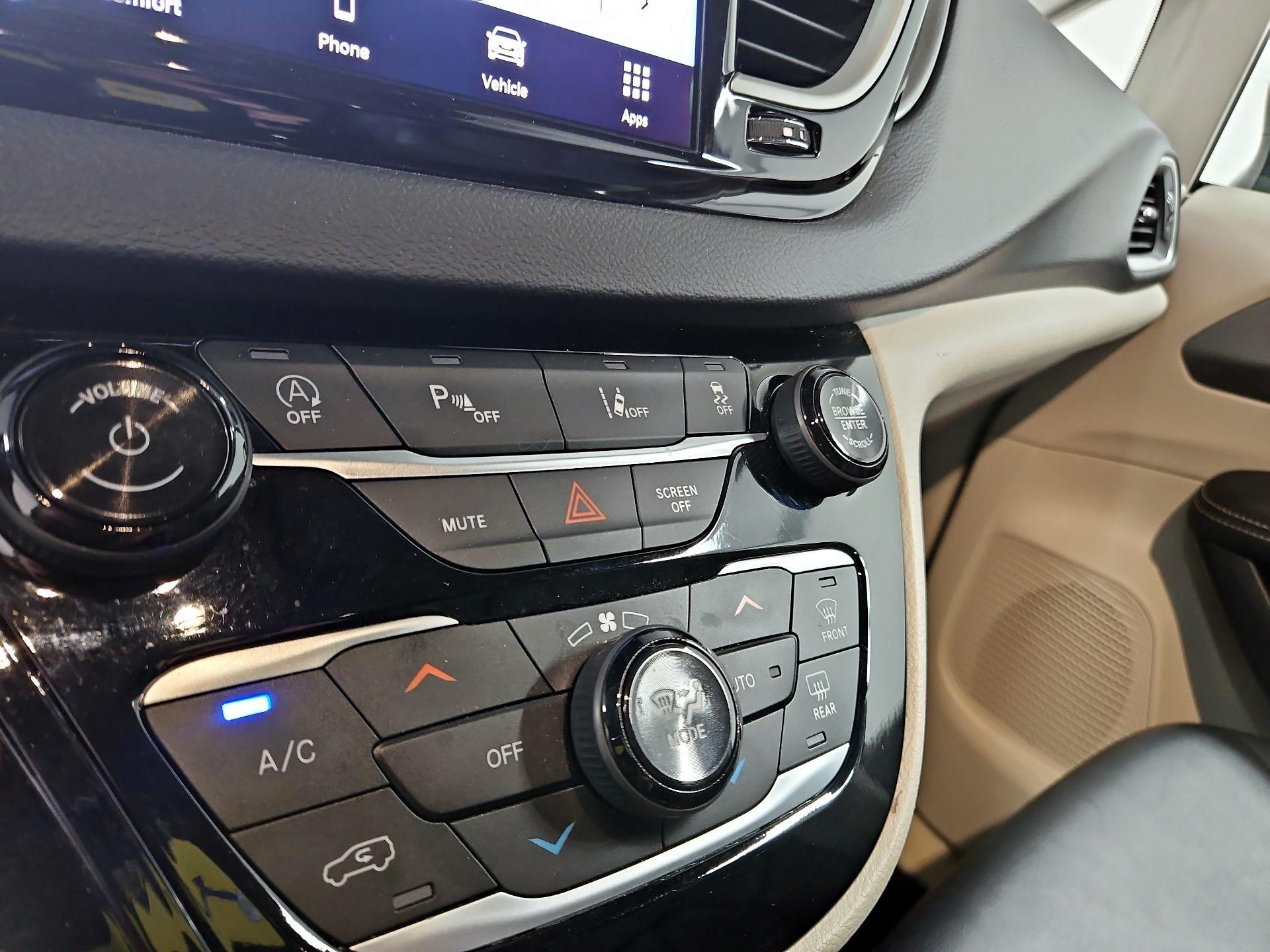 Thumbnail: 2024 Chrysler Pacifica - 16