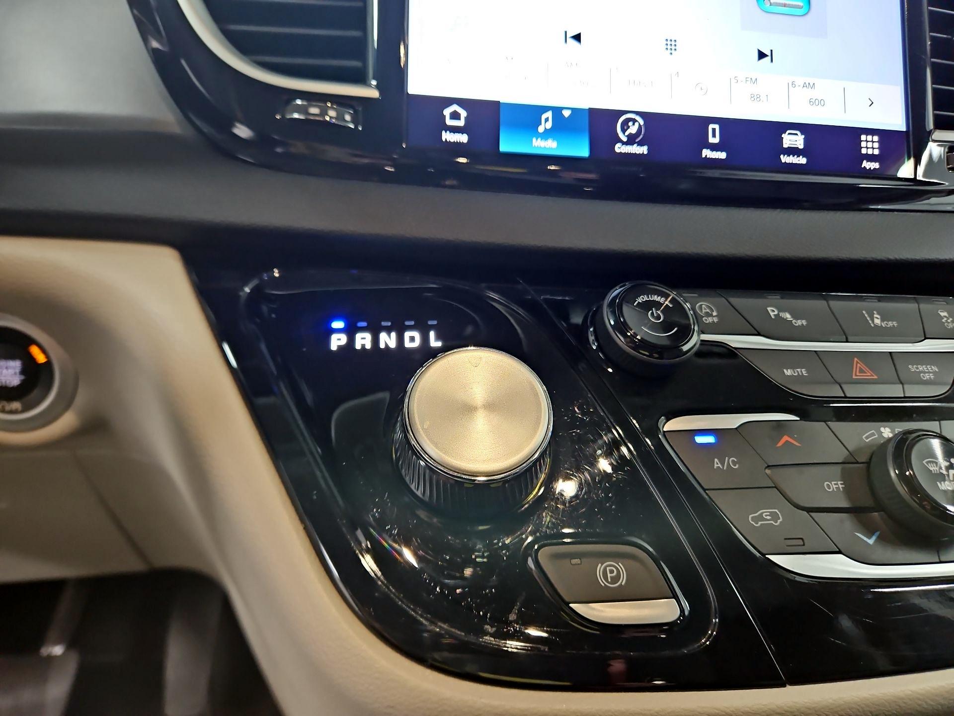 Thumbnail: 2024 Chrysler Pacifica - 17