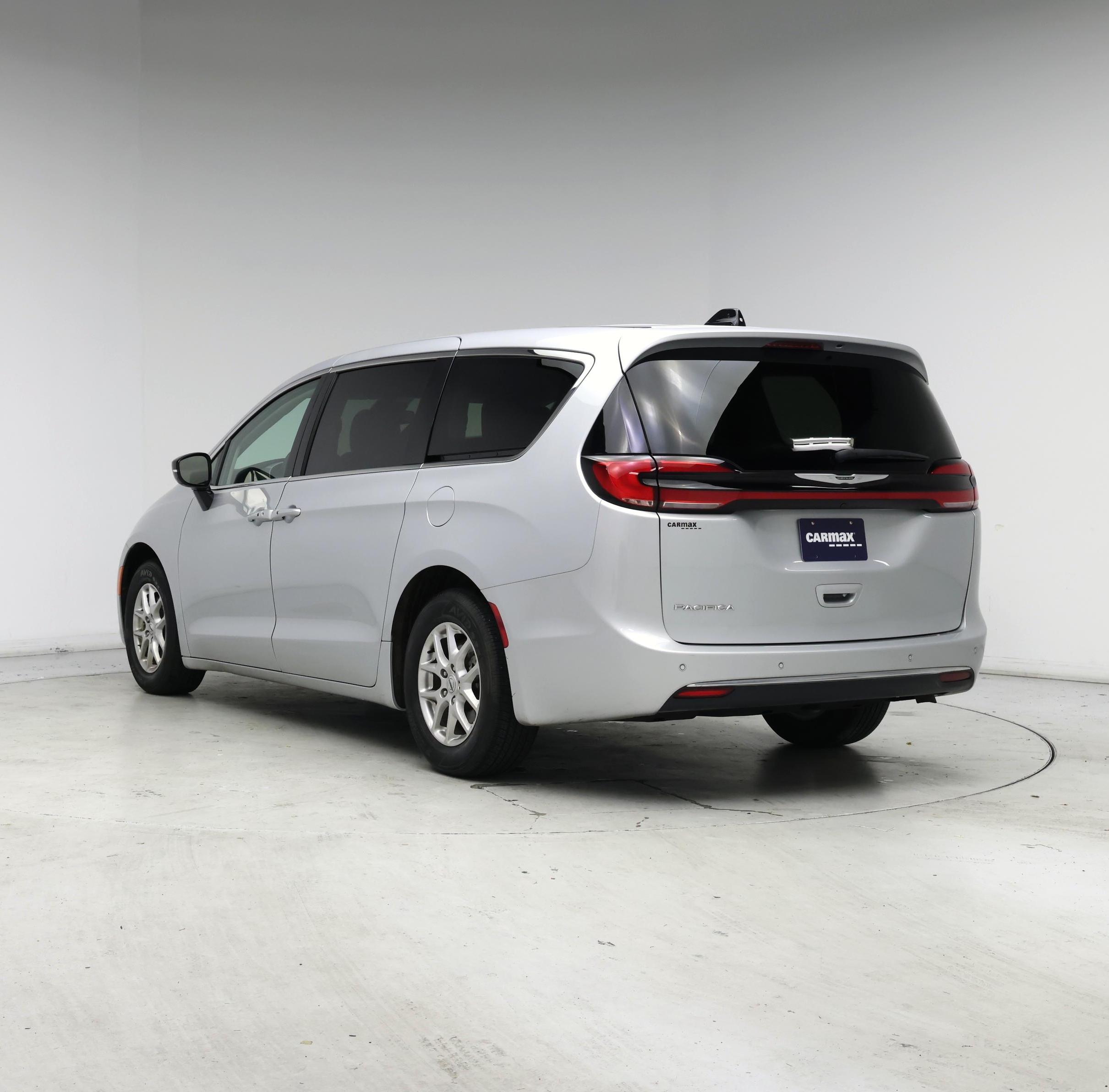 Thumbnail: 2024 Chrysler Pacifica - 2