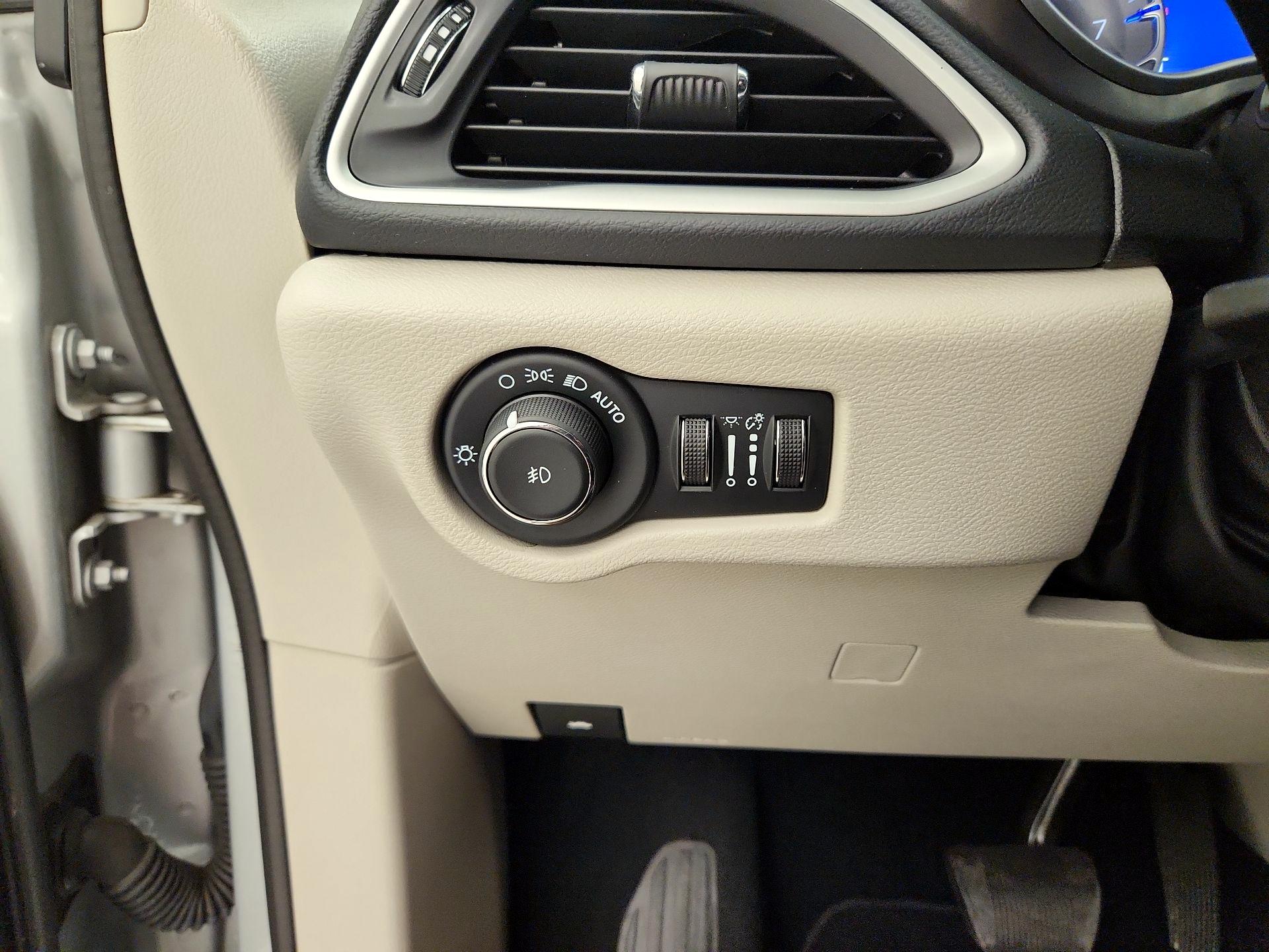 Thumbnail: 2024 Chrysler Pacifica - 13