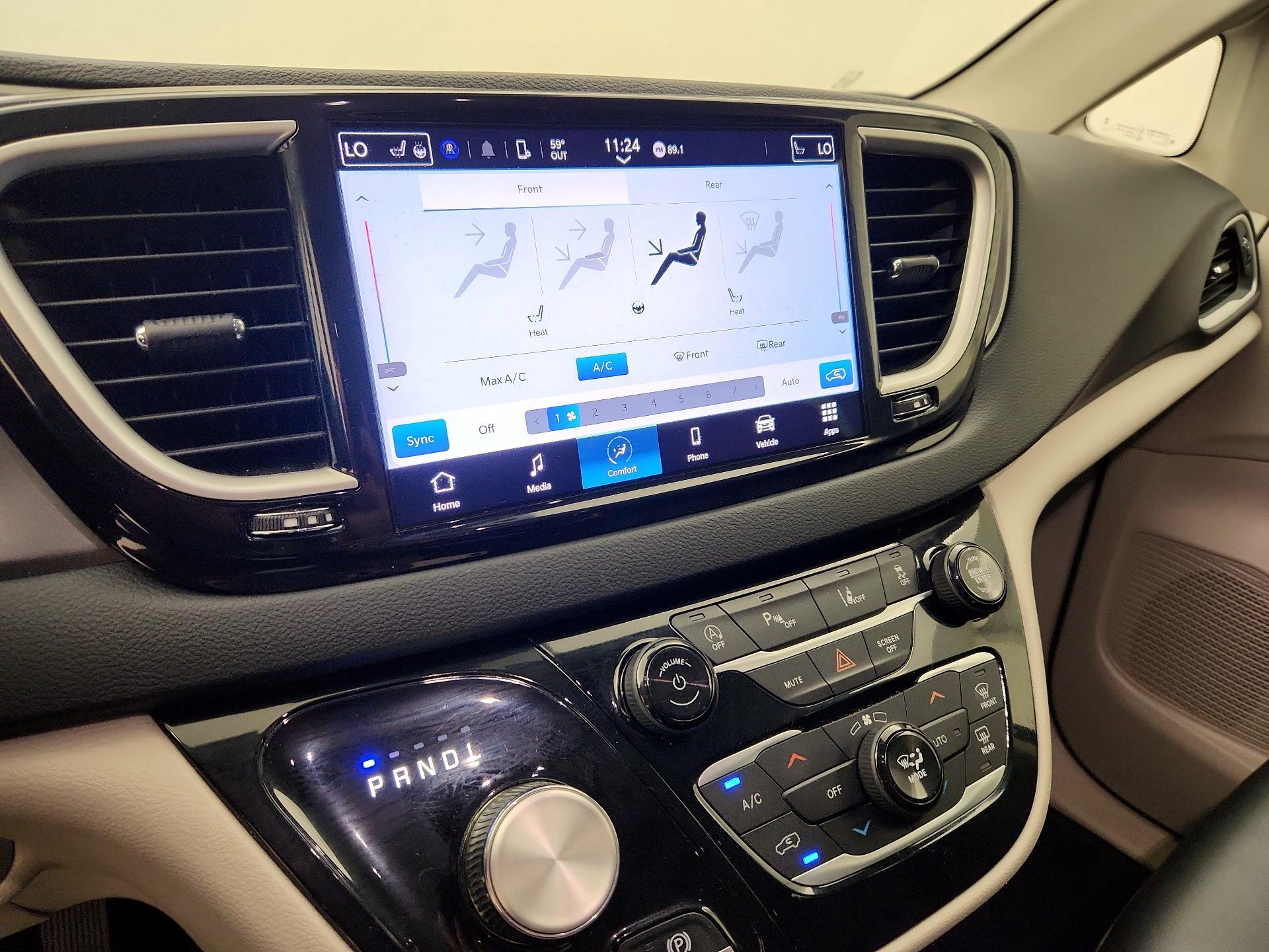 Thumbnail: 2024 Chrysler Pacifica - 16