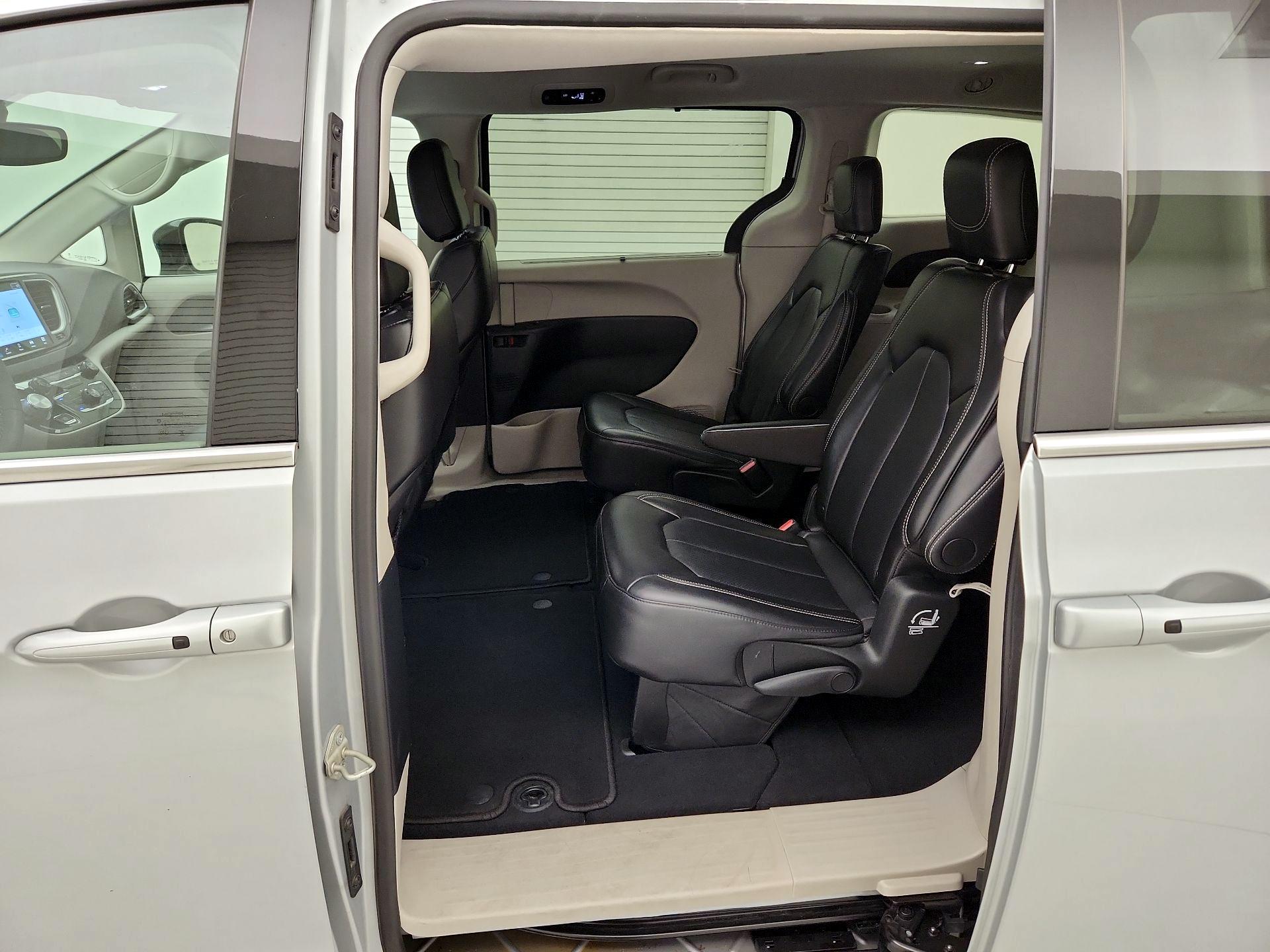 Thumbnail: 2024 Chrysler Pacifica - 19