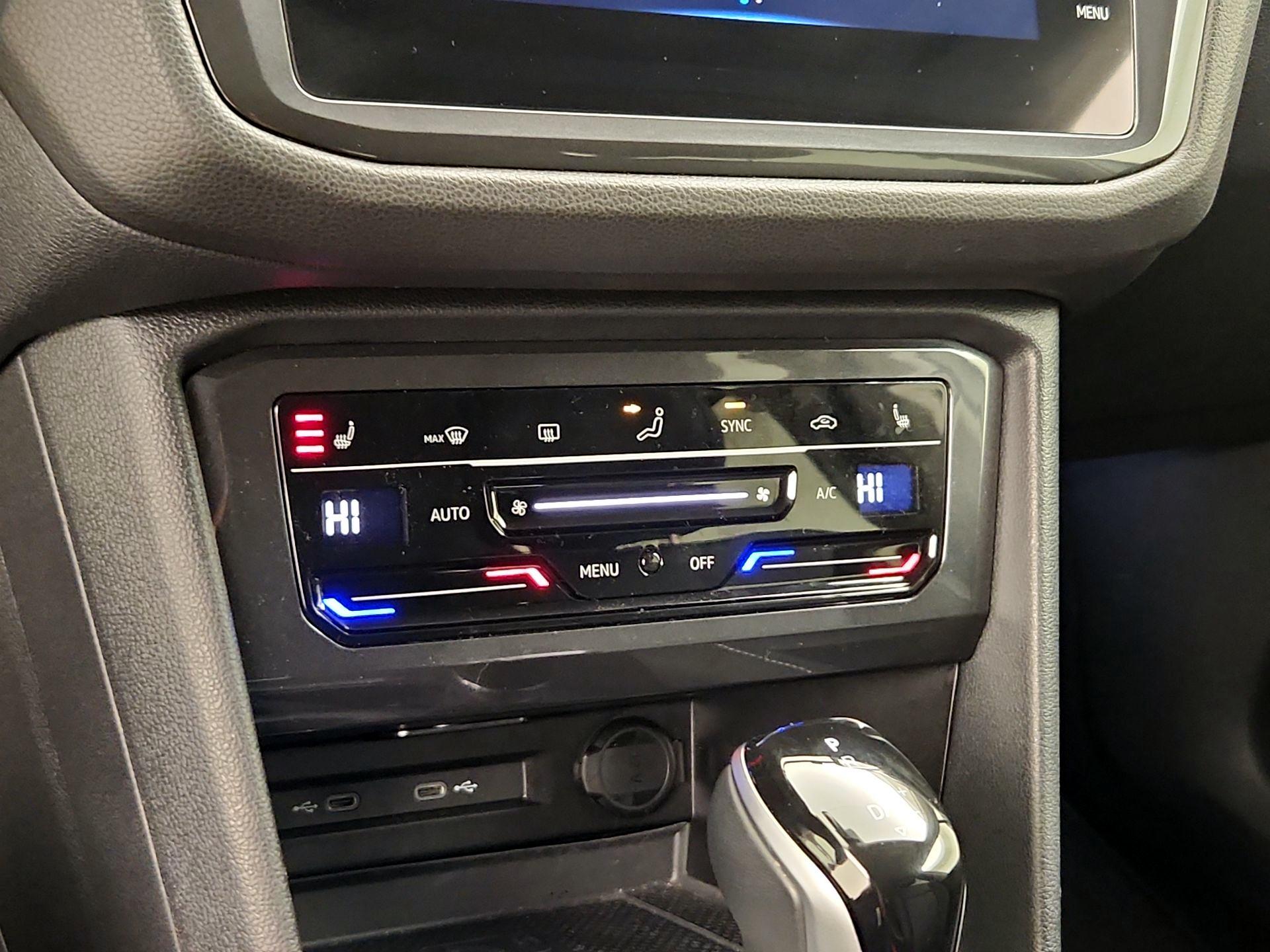 Thumbnail: 2024 Volkswagen Tiguan - 16