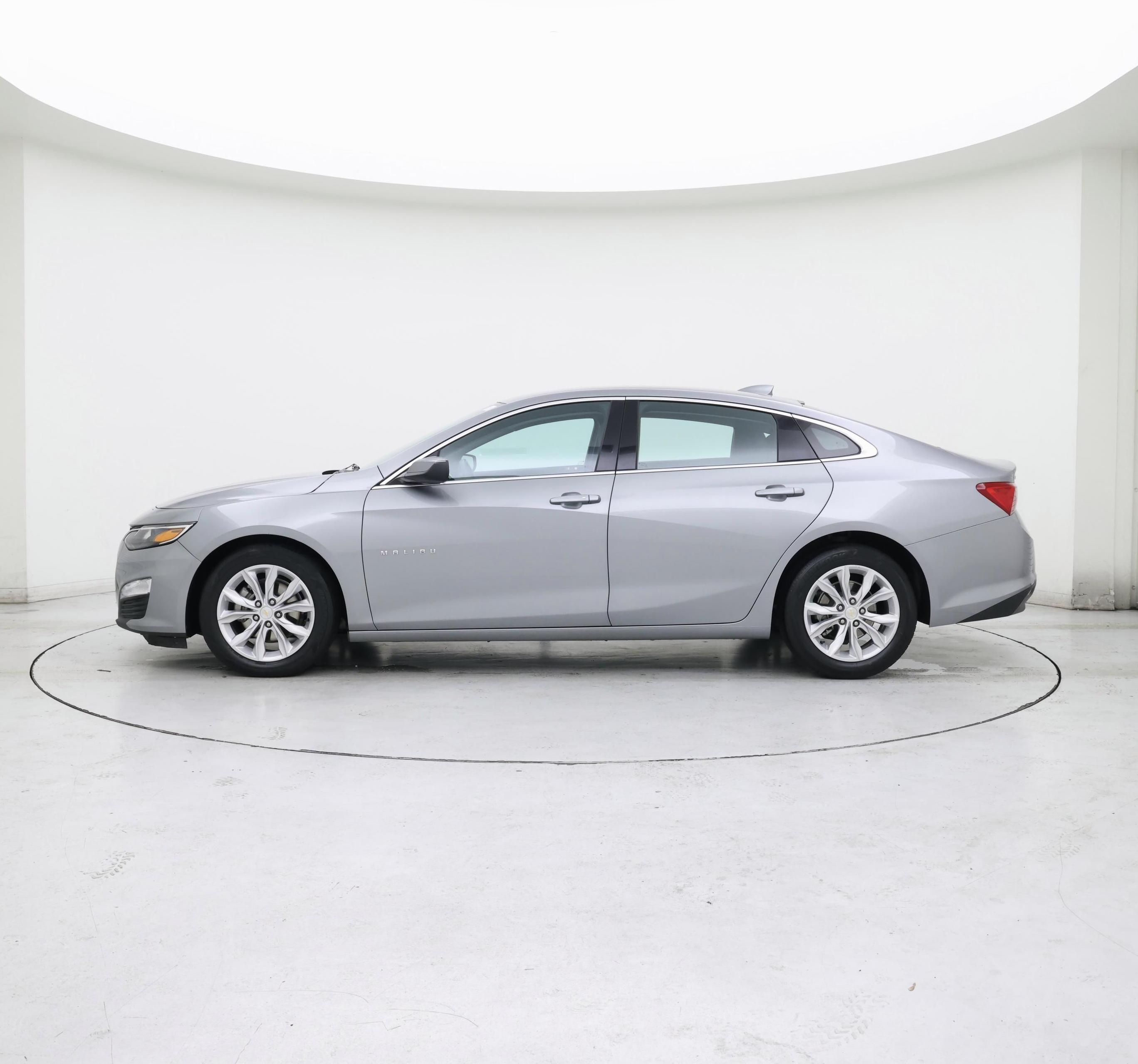 Thumbnail: 2023 Chevrolet Malibu - 3