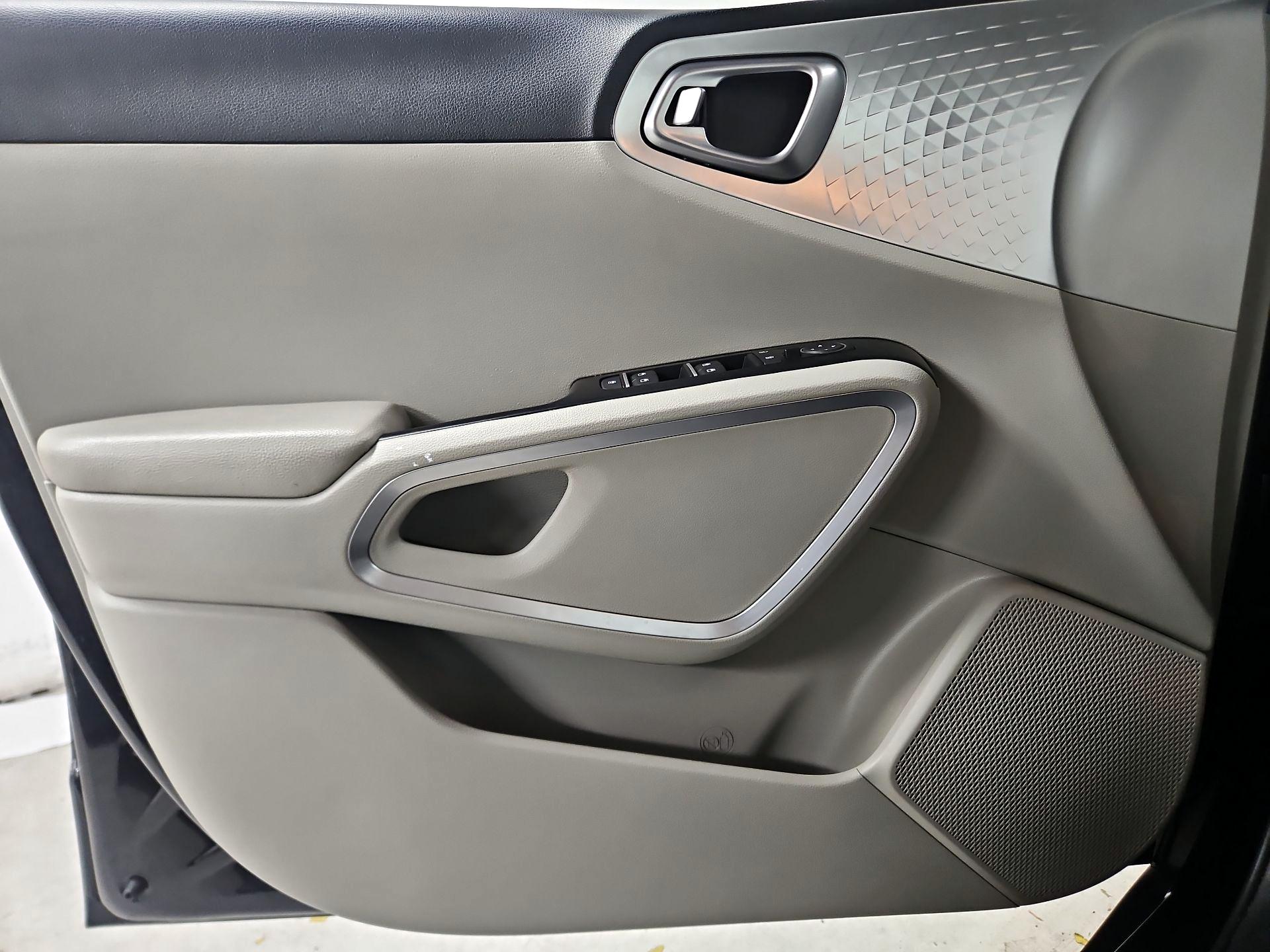 Thumbnail: 2023 Kia Soul - 12