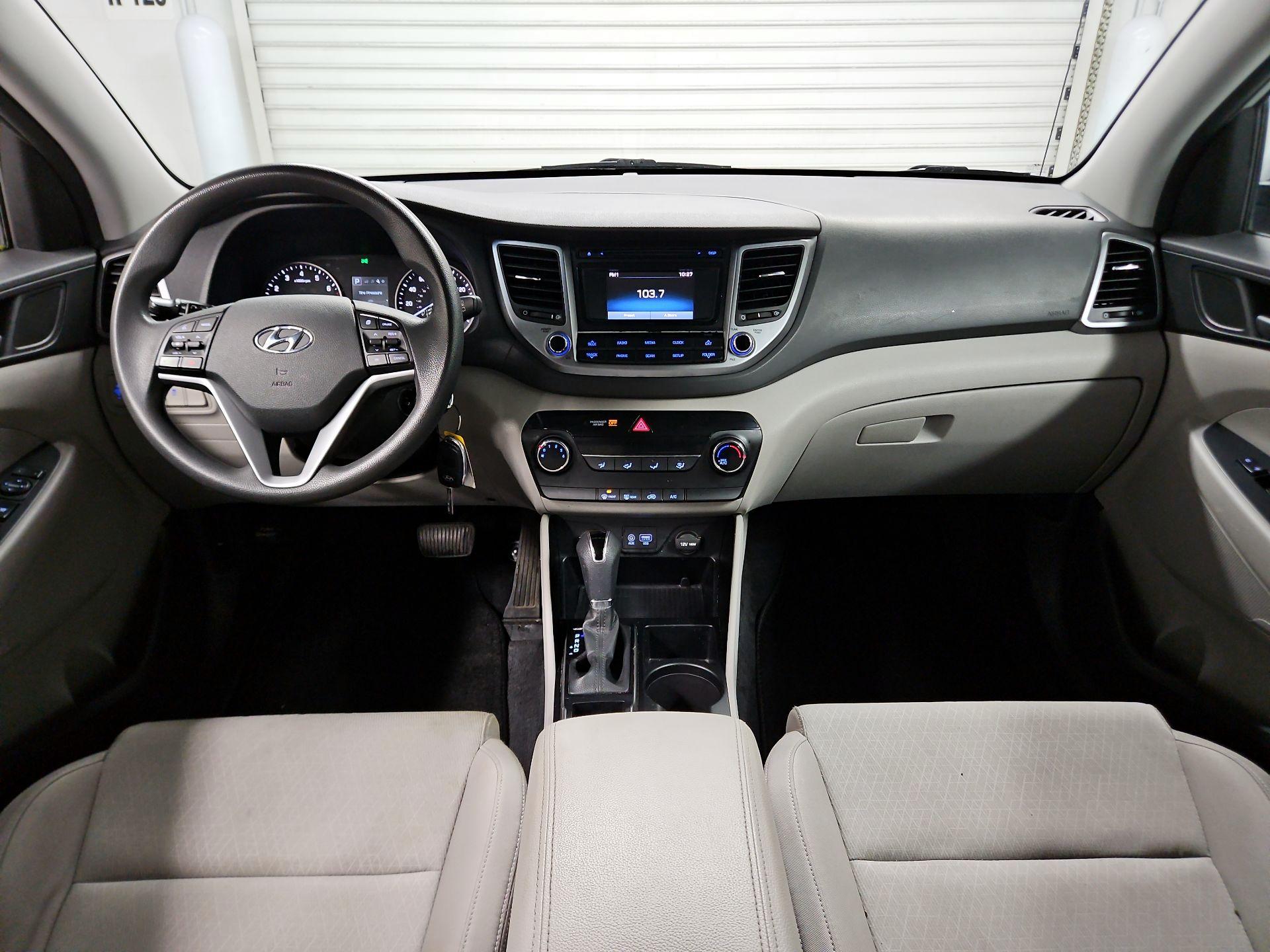 Thumbnail: 2016 Hyundai Tucson - 9