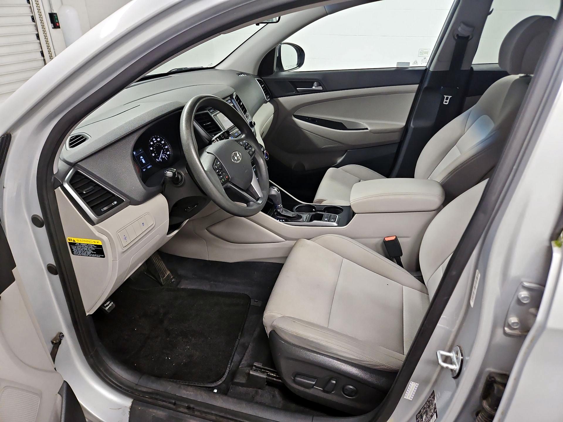 Thumbnail: 2016 Hyundai Tucson - 11