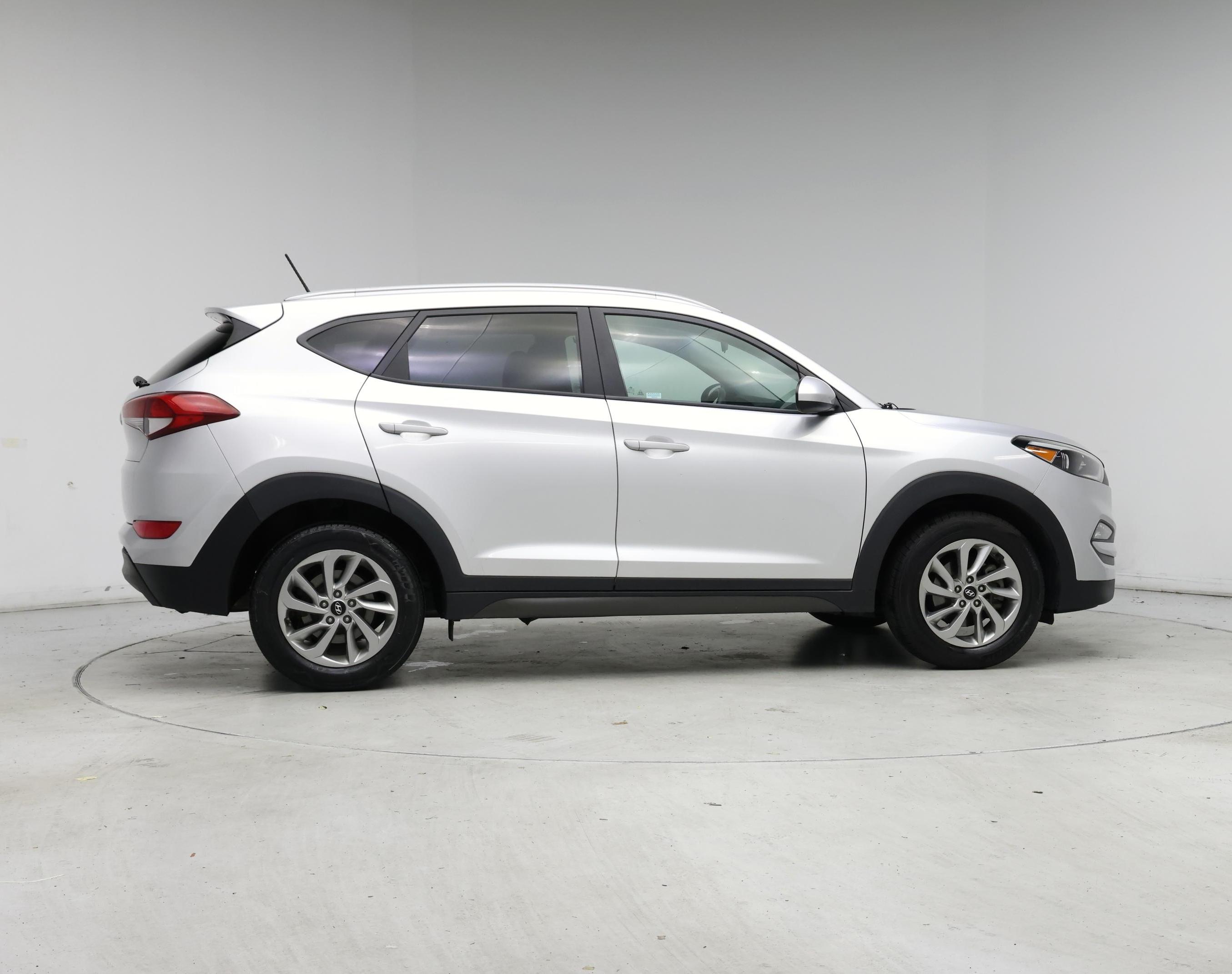 Thumbnail: 2016 Hyundai Tucson - 7
