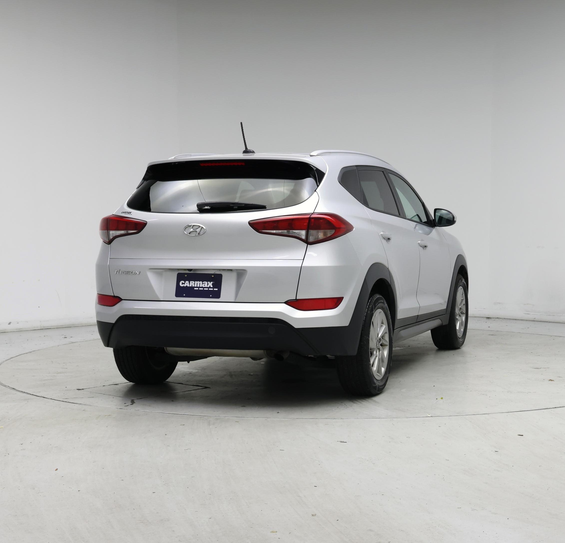 Thumbnail: 2016 Hyundai Tucson - 8