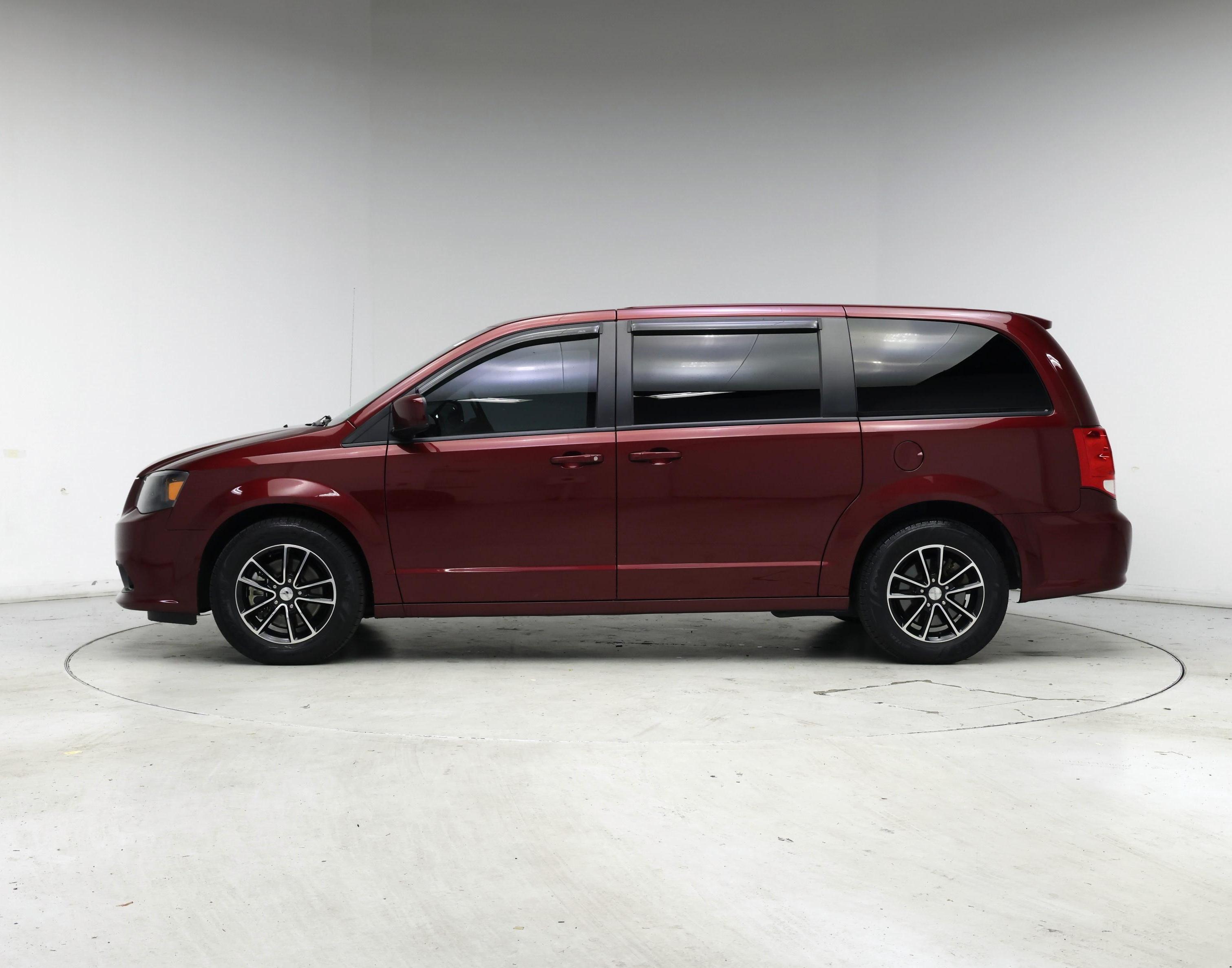 Thumbnail: 2019 Dodge Grand Caravan - 3