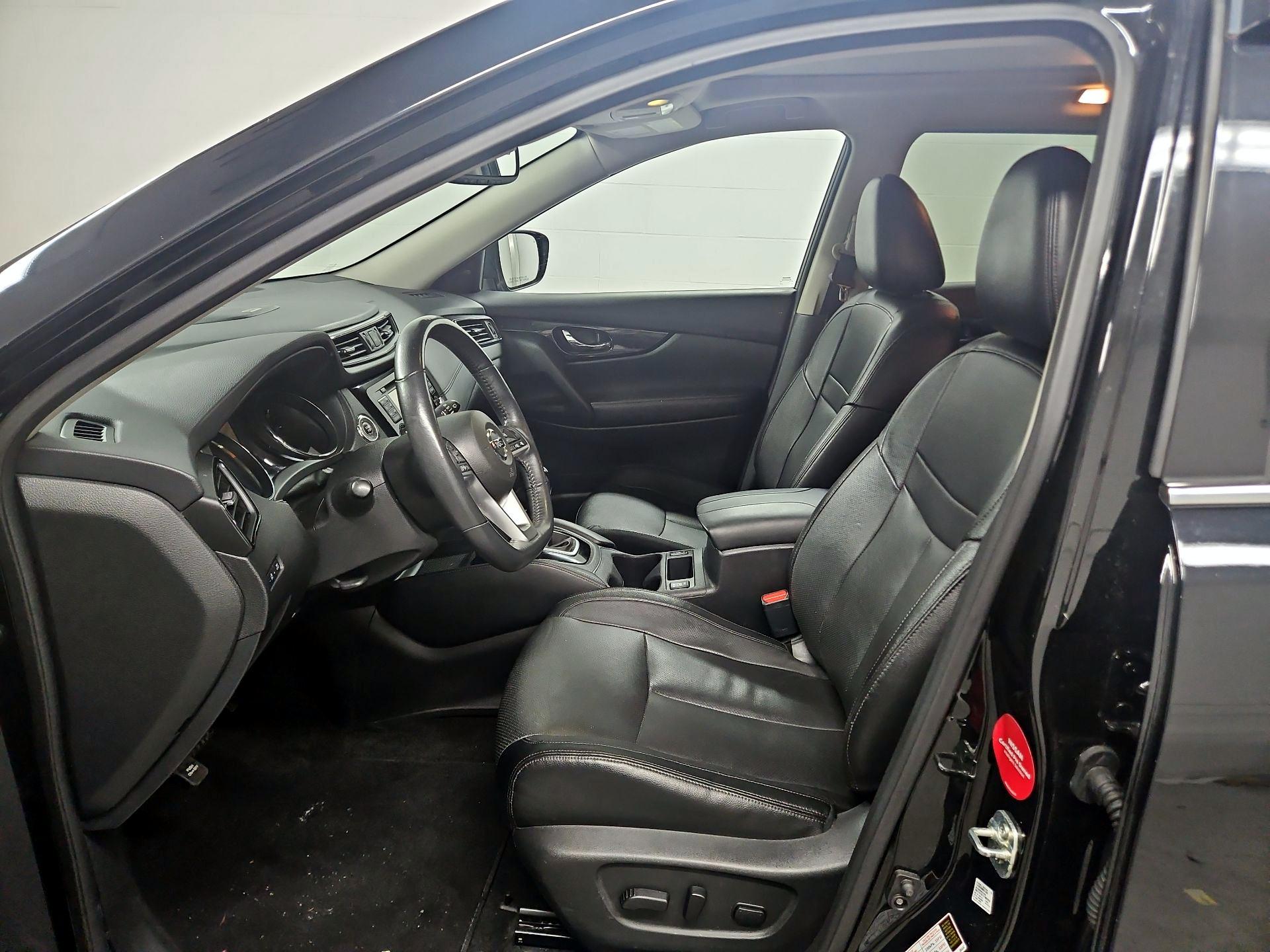 Thumbnail: 2017 Nissan Rogue - 11